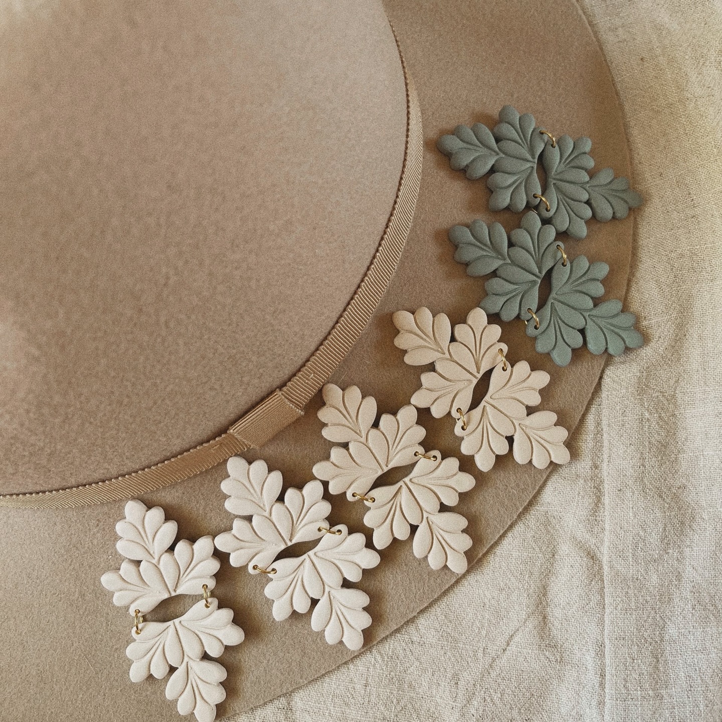 ✨ Your outfit’s missing this! 👀❤️
@stephboykocloset creates handmade polymer clay + gold plated jewelry designed to elevate any look from everyday moments to your biggest occasions 💫
launched in 2020 and made with so much intention, each piece is lightweight, unique, and ready to be your new go-to 🤍
🎟️ LAST CHANCE 🎟️
🐦 Grab your EARLY BIRD ticket to secure your FREE strawberry or spider plant from @vandermeer_greenhouses
*Choice of plants is first come, first served*
Don’t sleep on it!
🐦 EARLY BIRD tickets are 90% SOLD OUT!
🚨 General Admission tickets are 50% SOLD OUT!
***********************************************
✨ MARKET DETAILS ✨
📍 Red River Exhibition Place
📆 April 17 – Early Bird
📆 April 18 – General Admission, Saturday
📆 April 19 – General Admission, Sunday
***********************************************
👇 Here’s what’s waiting for you 👇
🎨 170+ incredible Canadian makers
🤳 Iconic selfie wall
🎵 Live DJ
🥂 Sip + shop (cheers!)
🍔 Food trucks for snack + fuel
📸 @momentbox photo booth keepsakes to remember your day
👧 Kids 12 & under FREE (Sat + Sun)
🚗 Free parking… because we love you!
💡 Pro tip: bring your tote, bring your friends, bring your spring energy! 🌷