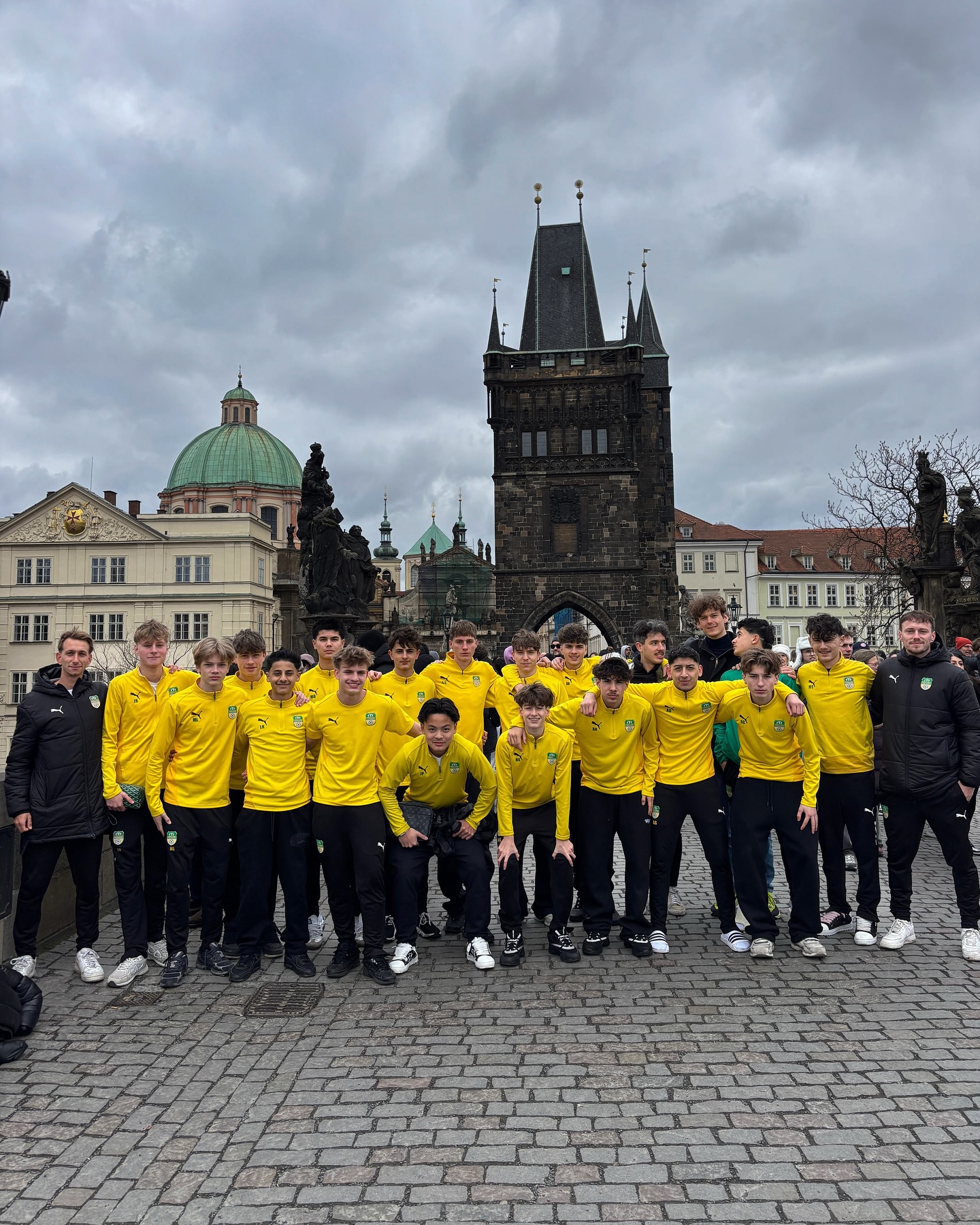 U16 in Prague 🇨🇿
Great friendly match against @fkduklapraha
——————
#ftfreiham #mutigcleverfrech #weilfussballspassmacht #prag #teamevent
