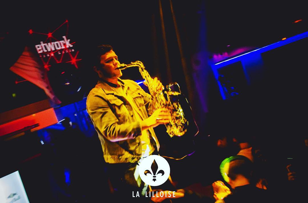 You say performer, I say musician
#sax #saxophone #saxplayer #henriselmerparis #selmer #axos #seles #altosax #saxanddj #dj #gottsu #electro #music #live #party #night #nightclub #lalilloise #dance #club #clubbing #network #lovemyjob #musician #musicianlife #music #lille #lillemaville #lalilloise
