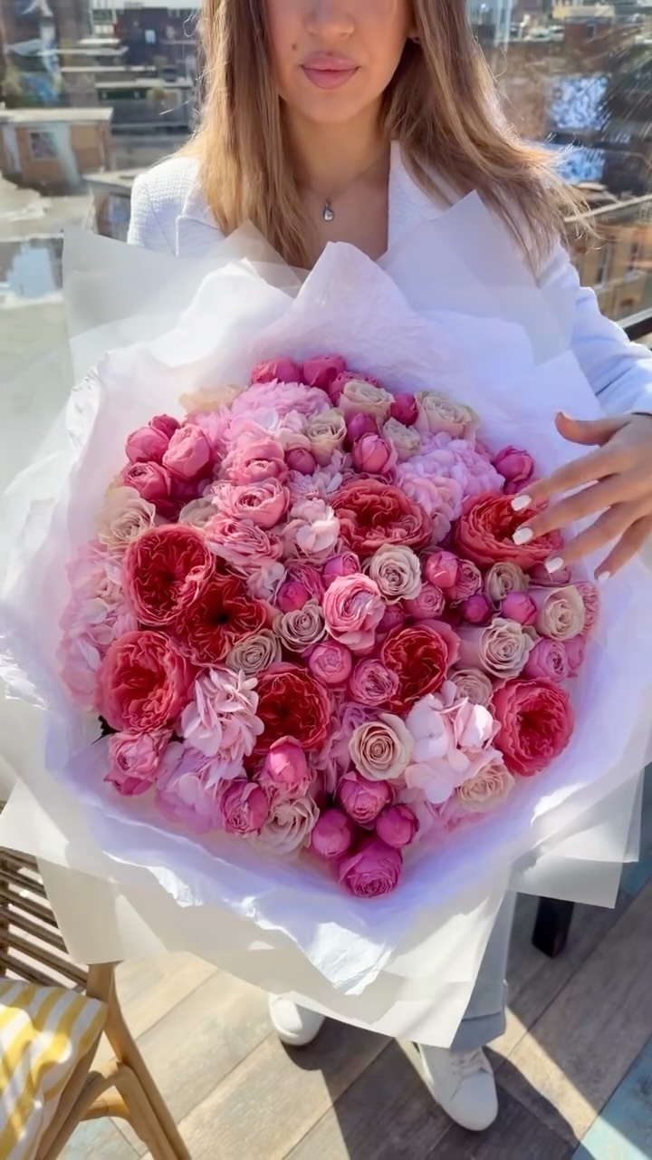 Soft pink luxury in every petal 💗🌸
Made to turn moments into memories.
We’re waiting for you at
📍 Boxpark Shoreditch
2–10 Bethnal Green Road
#lavenderblooms #londonflowers #shoreditch #boxparkshoreditch #londonflorist luxuryflowers
