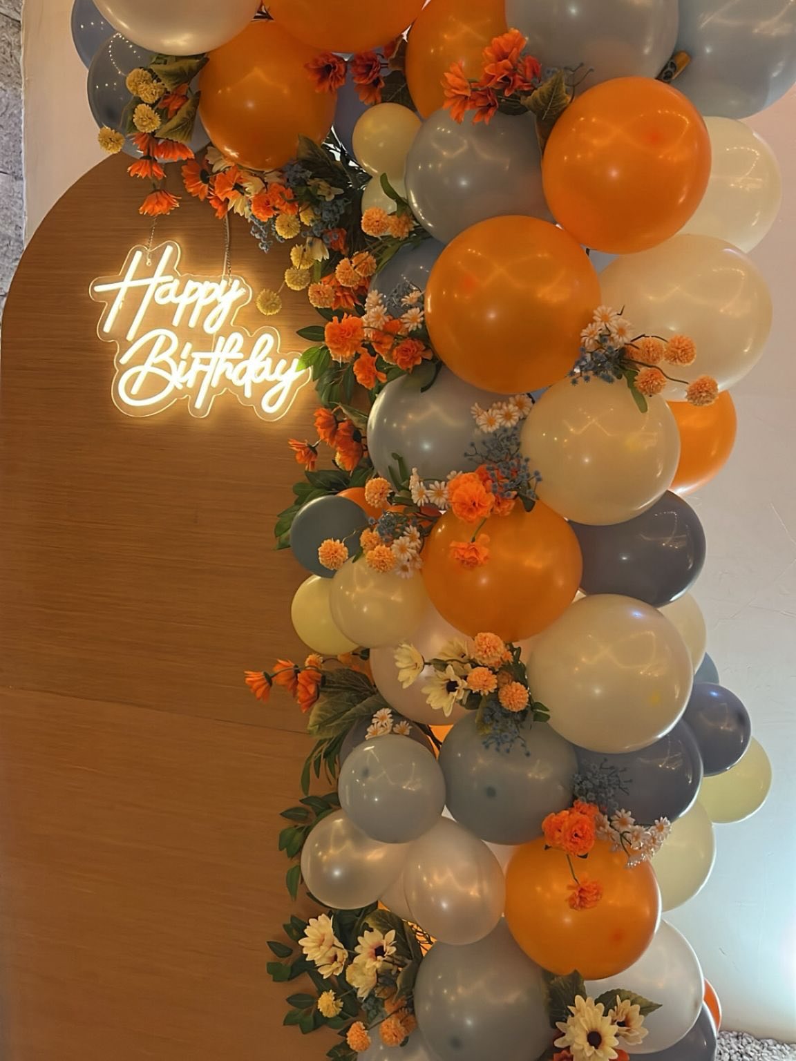 Une décoration sur-mesure pour célébrer vos plus beaux moments ✨
Arche, ballons et mise en scène pour un rendu élégant et impactant 🎈
Parce que chaque événement mérite d’être exceptionnel 💛
📍 Dijon et alentours
#anniversaire #decorationballons #dijon #evenementiel #50ans