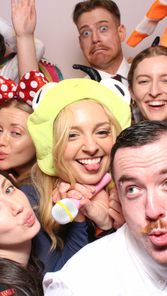 .
PHOTOBOOTH FUN
S&J 🤍 28.03.26
@southfarmweddings
@tomhphoto
@djgary_southfarm
@sarah.alice.95
#explorepage #photoofday #trendingreels #reelsinstagram #viral