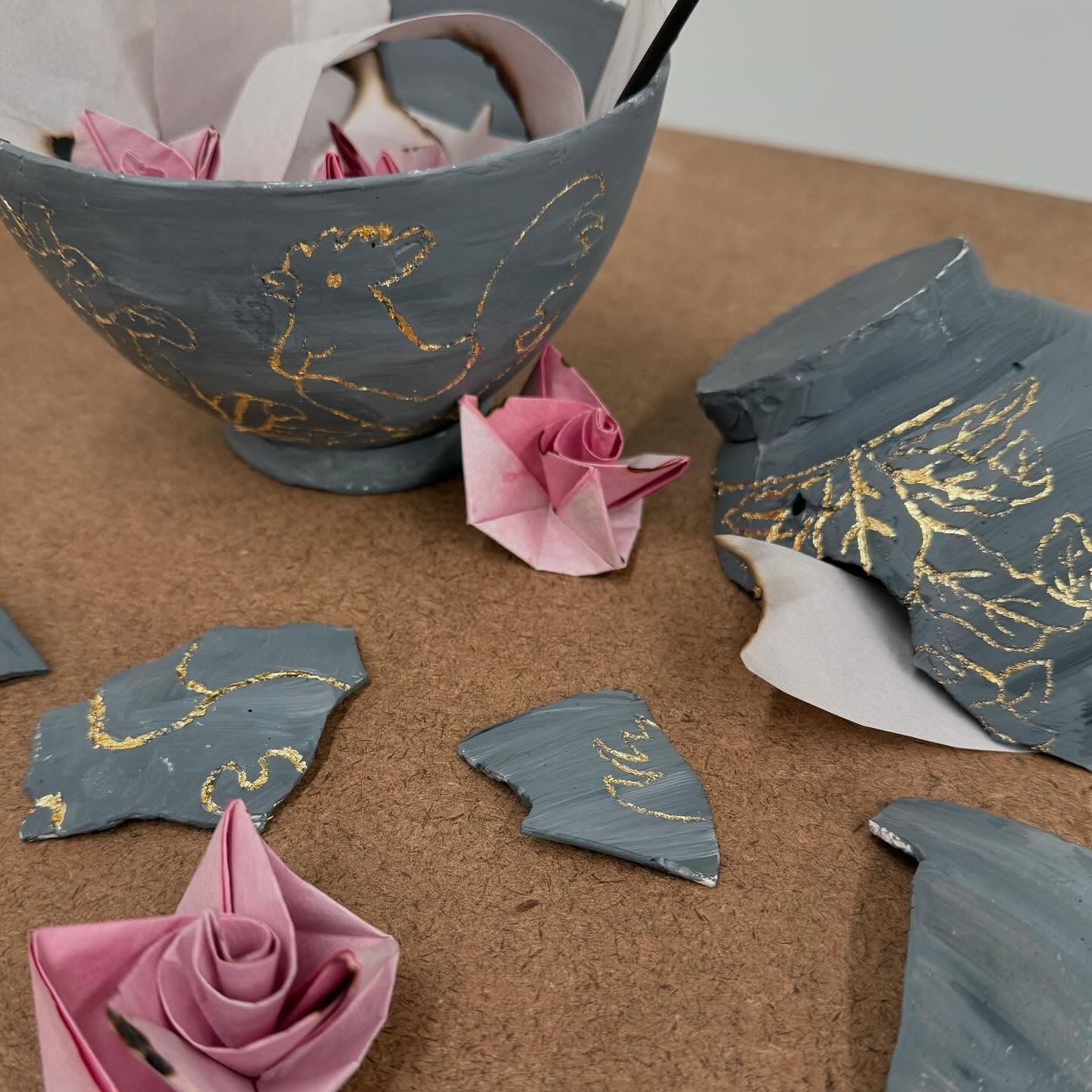 “wen 温” 2024
casted plaster, gouache, newsprint, watercolor, incense sticks
class: materials lab
a piece about the loss of chinese-indonesian culture inspired by the chinese grave sweeping festival. the name is a play on my chinese surname and the word for warmth.