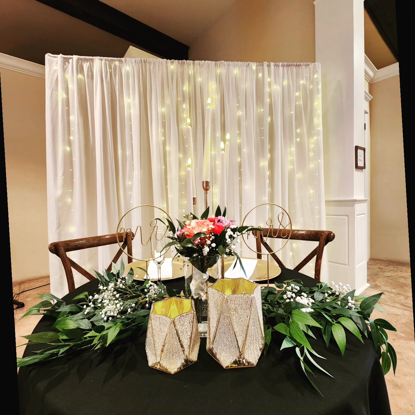Congratulations Macy & Tyler! May your love always be as big as your ambitions in life. You two have amazing love for one another and shared it in the most beautiful ways through your wedding! @macydimmett
Venue: @cityviewevansville
Photo: @emilypetersphotography
DJ: @djmcnaughty
Food: @schnitzelbank_catering_jasper
#dayofcoordinator #dayoneweddings