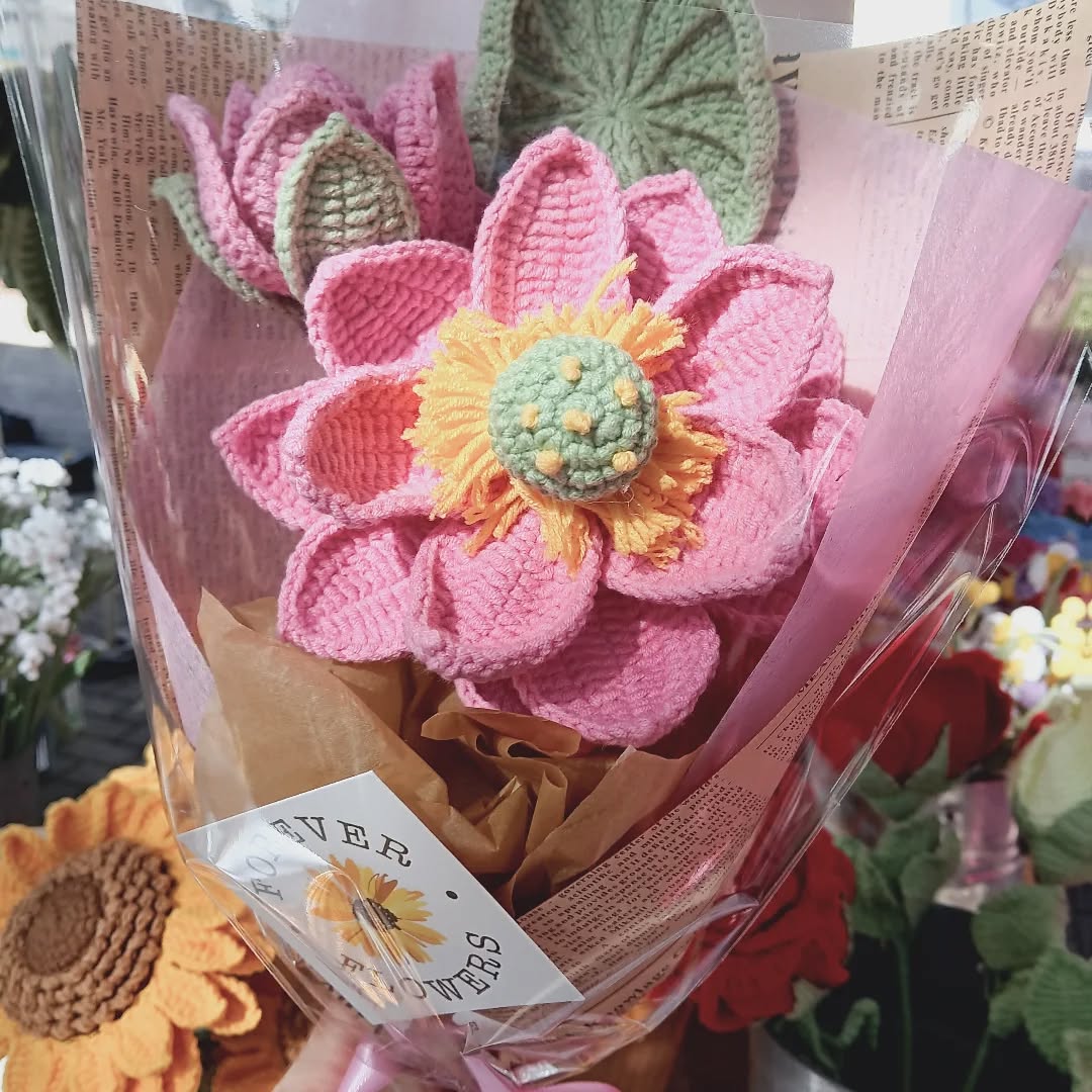 🌸✨ Mother’s Day is just around the corner… and the sweetest gifts are the ones that last ✨🌸
💕 Each bouquet is carefully created with love and comes beautifully gift wrapped – ready to surprise someone special the moment it arrives 🎁
No wilting, no watering… just forever flowers that hold their beauty and meaning for years to come 💐
mothersdaygift #crochetflowers #handmadeaustralia #giftideas #flowersforever