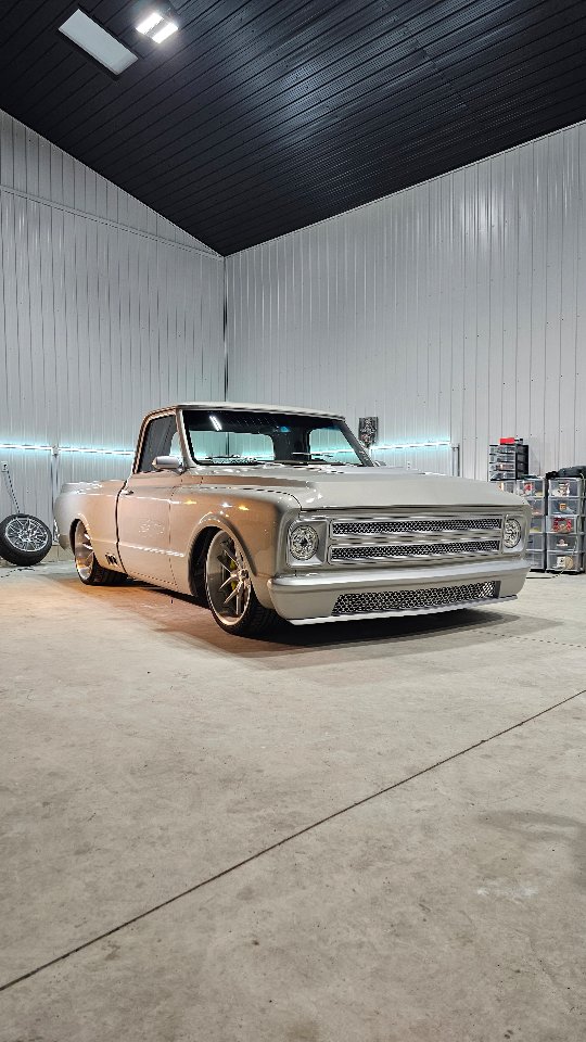 Few weeks ago I had the pleasure of prepping this beautiful C10 built by @officina.fc sitting on a @porterbuilt chassis and LT4 swap for Motorama 2026.
The truck had an endless amount of DA sanding marks all over from a previous detail. The clear coat wasn’t refined, leaving it looking dull and flat in sections.
We went around the truck in sections, hand block sanding out deep pigtails left behind, and correcting spots that were never compounded and polished fully.
Topped it all off with @cquartzfinest ceramic coating.
Drop a comment if you saw this at Motorama 2026 in the @officina.fc booth!
#c10 #c10trucks #chevy #lt4 #paintcorrection