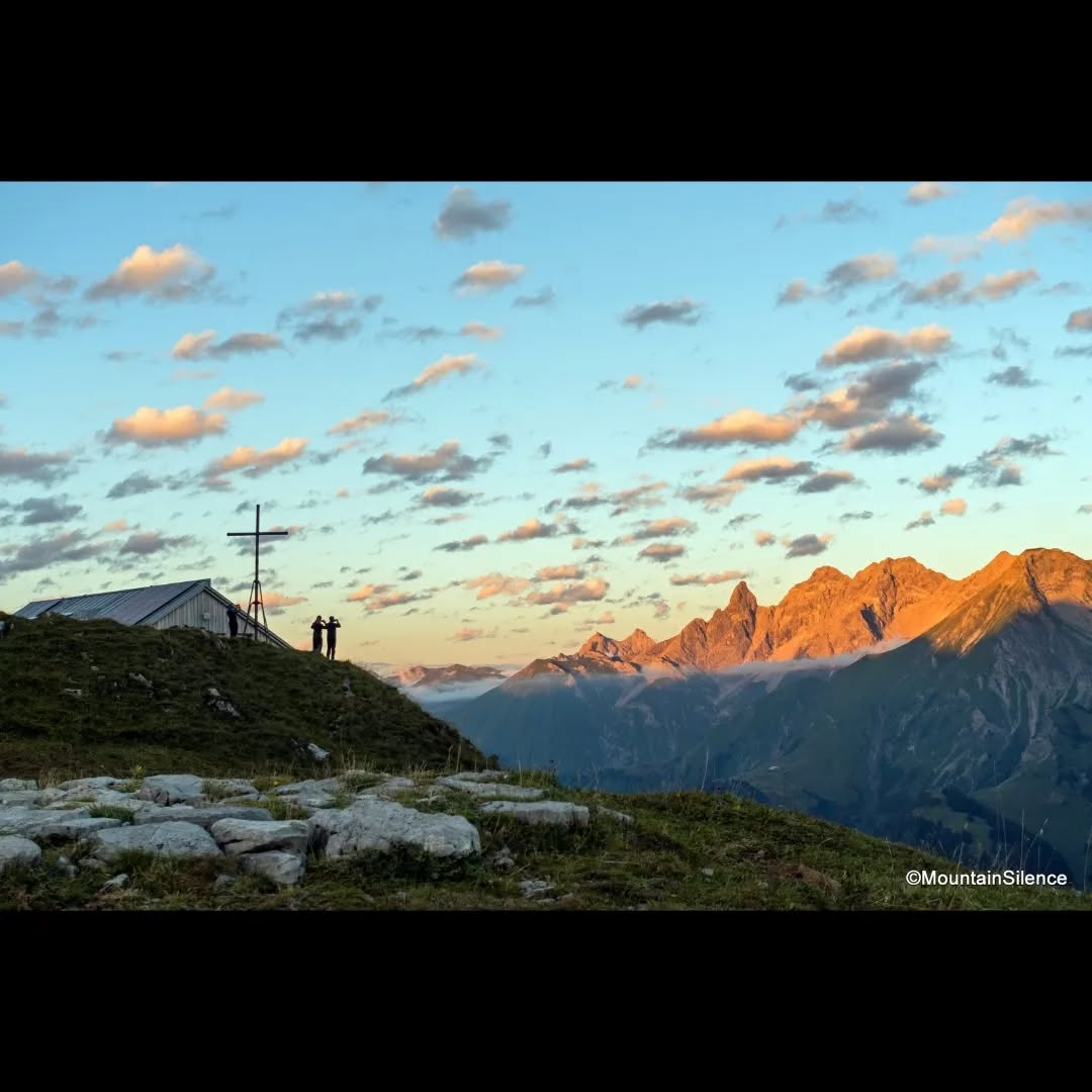 Einer der Gründe warum ich meinen Job liebe 🥰😍🙃
#beautyofnature
#guidelive #weguideyou #hiking #hikingadventures #wandern #beatyfullplace #nature #gooutside #goodtimes #fun #explorenature #frischluft #mountainsilence #berge #mountains #bergwelten #bergwelt #adventure