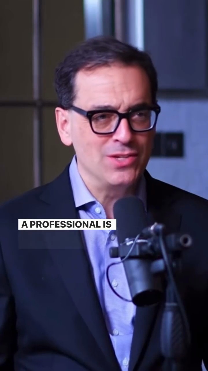 If you're 18-30, comment OKO to access free 1:1 coaching with a coach that is keen on your development 🤩
🎥 @danielpink on @steven Diary of a CEO podcast.
#coaching #lifelessons #success #oko
