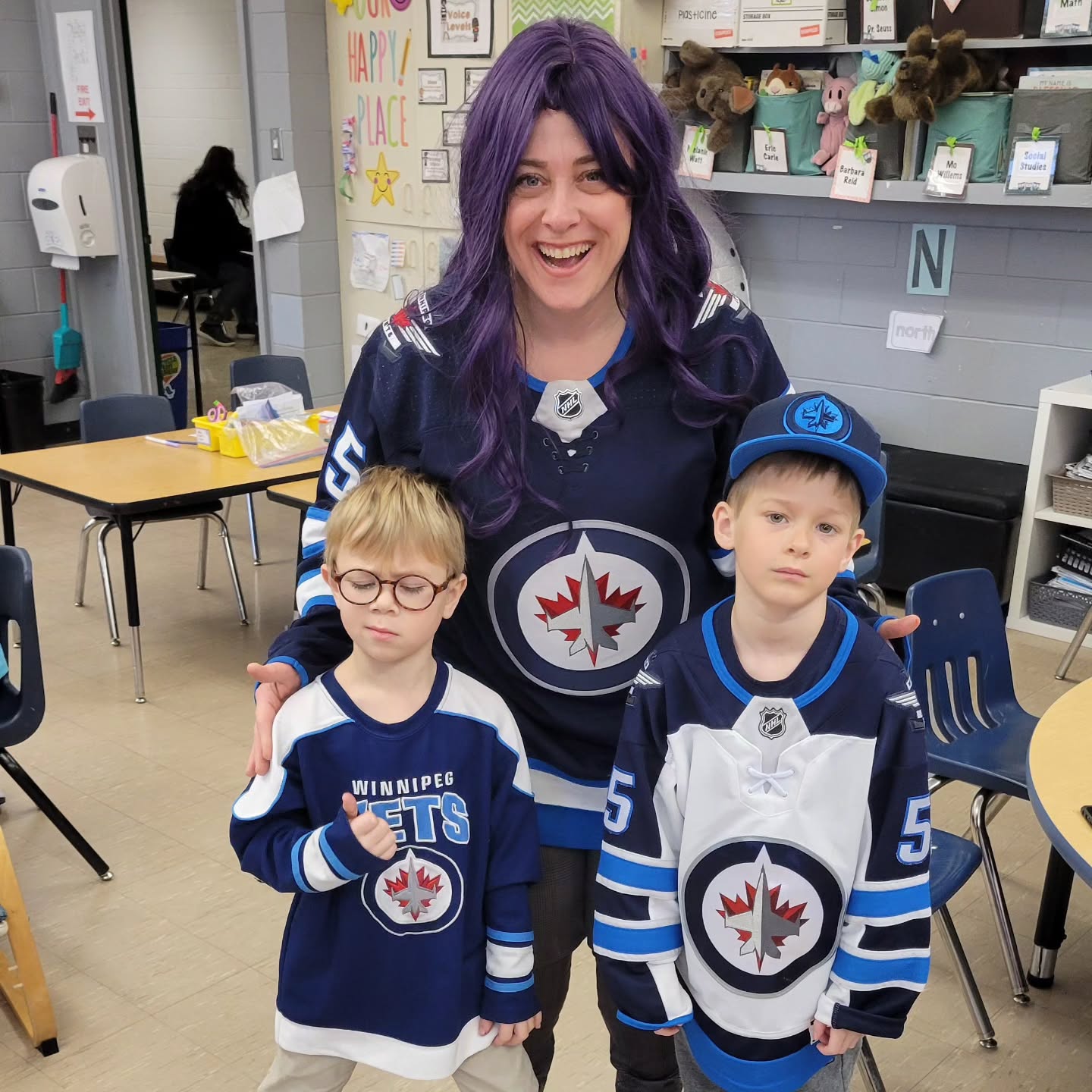 A great spirit week at the Bedson campus. We were joined by famous Jets players, baseball players, cyclists, and football players. Taylor Swift, Batman, Young Sheldon, and Harry Potter also joined us. They were all greeted by Ms. Lee and Mr. Stoesz!