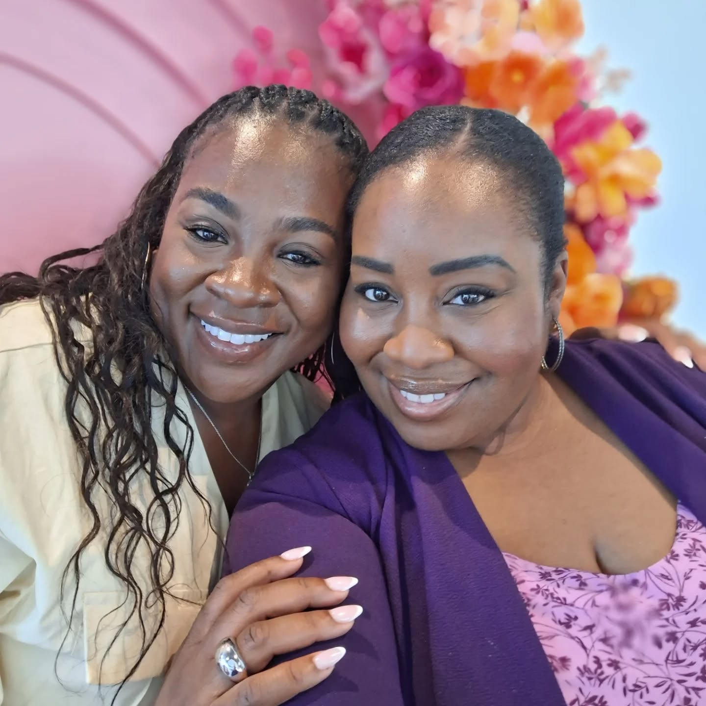 Last night I had the chance to celebrate my friend and community partner @allthingsch with the @createherfoundation at their Bloom event… and y’all, it was such a beautiful night!
Watching the girls receive their awards and be celebrated for their growth was really special. Many of them I’ve known for a few years now, so seeing them walk up to receive their award felt like a real proud Auntie moment for me.
Moments like that always remind me why this work matters so much. When girls are surrounded by people who see them, support them, and believe in them… they begin to bloom right before your eyes.
I’m so proud of Cydney and the incredible work she continues to do through CreateHer. It was also great seeing so many familiar faces, meeting some new ones, and just being in a room full of people who truly care about pouring into the next generation.
Oh… and your girl even won a raffle! I wasn’t expecting that part, but I’ll take it! 😂
Grateful for partnerships like this and excited for all the ways we’ll continue to support and uplift these amazing young women in the future.