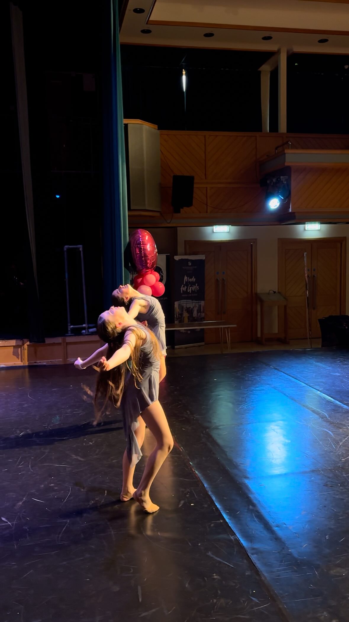 Nothing beats that feeling of being on stage ✨
#teamspirit #spiritydc #competitivedance #dancecompany #londondance
