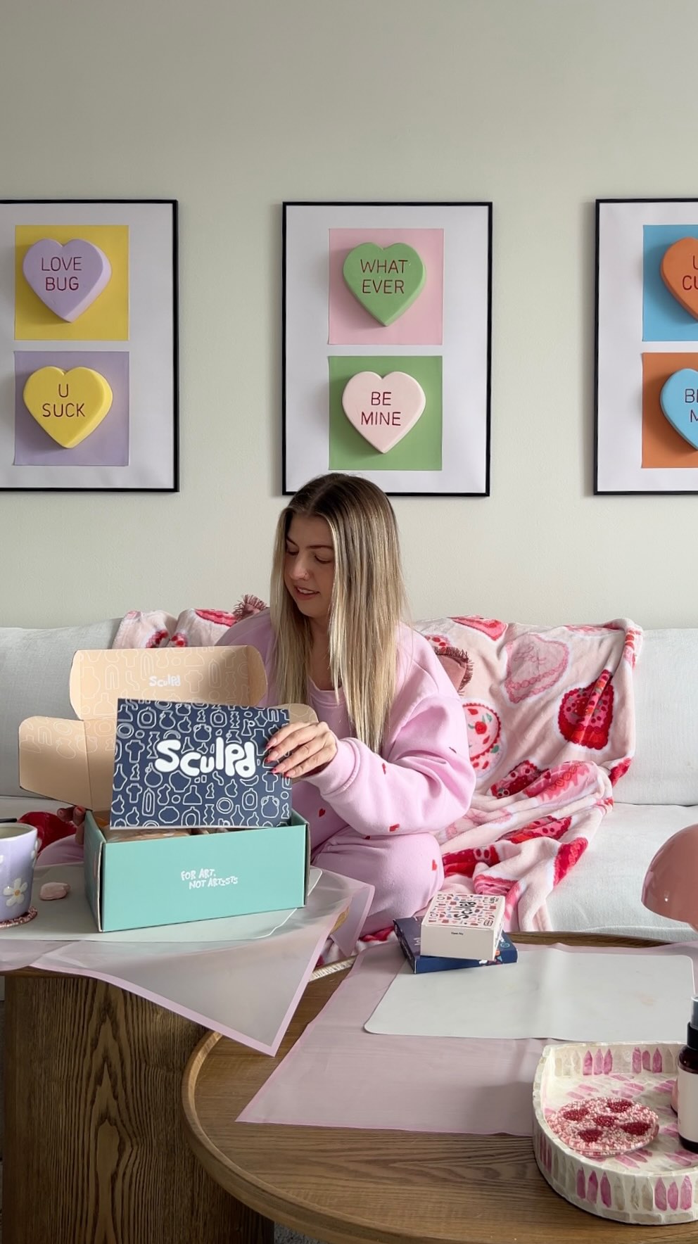 trying this at-home pottery kit from @sculpdit 🫶🏼
#diypottery #ceramics #handmade #diydecor #datenight
pottery, at home activities, cozy night in, air dry clay, home decor