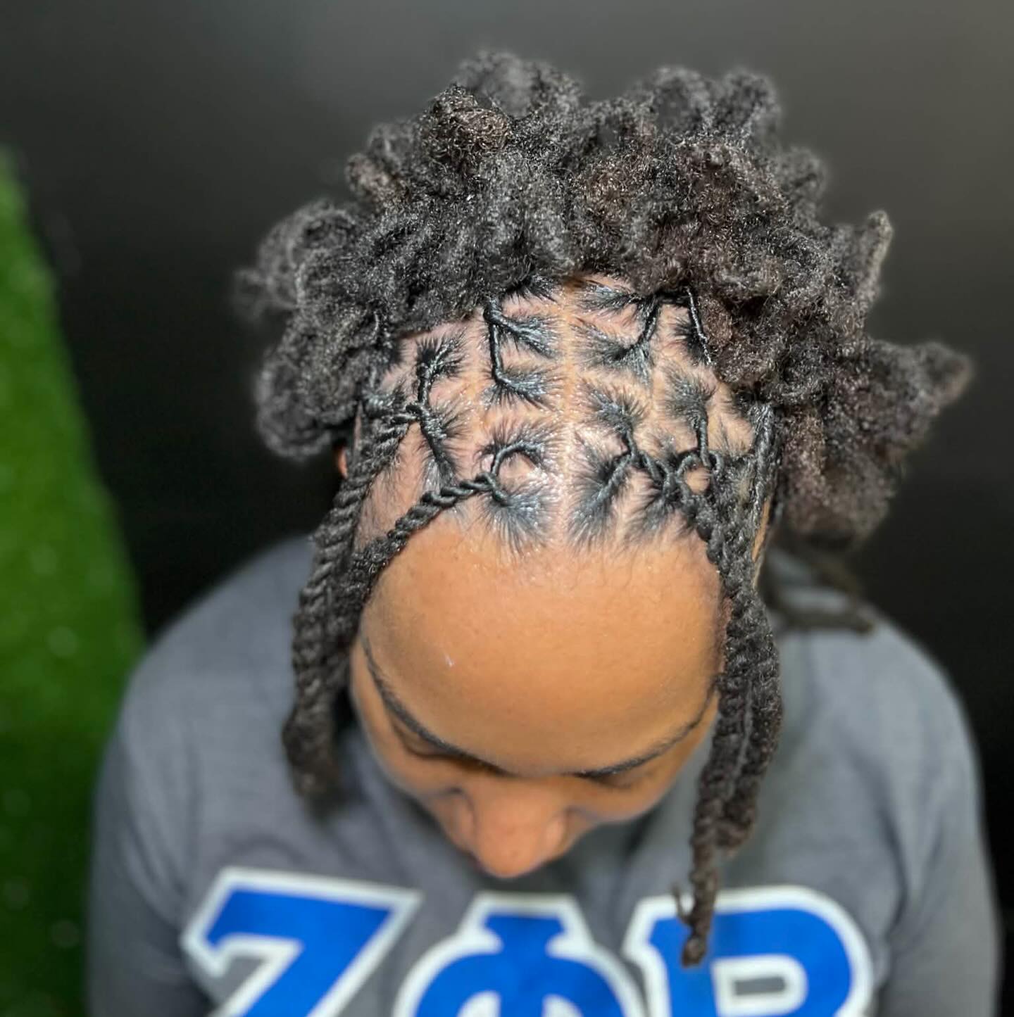 Never not working! 💪🏾✨ Happy April 1st go ahead and book those appointments, don’t wait! #riitbstylishbraids #springbreak #summervibes #locstylesforwomen