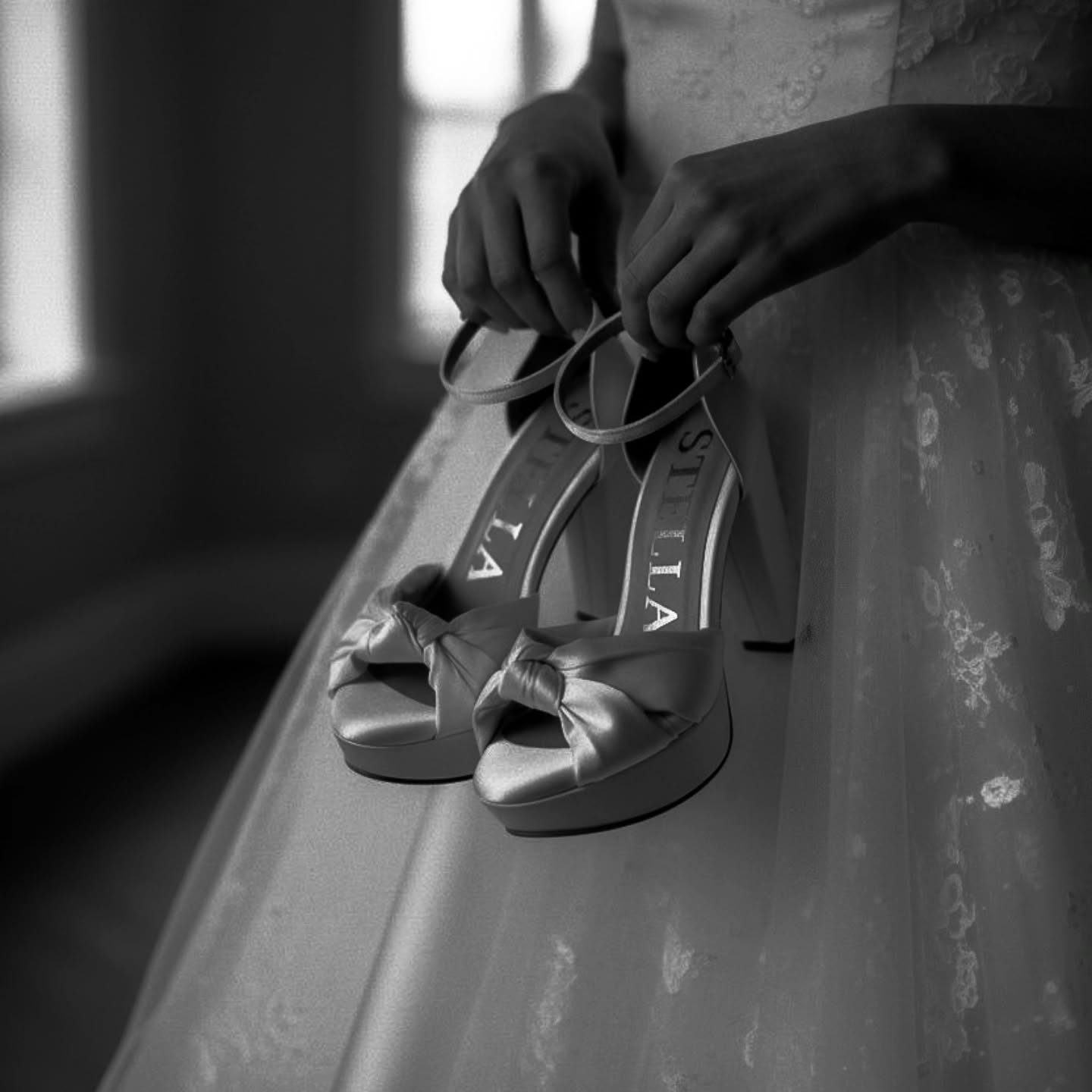 👠 Sí existen los zapatos de novia cómodos y elegantes
Diseñados para caminar, bailar y disfrutar tu gran día sin dolor 🤍
Tacón estable, plantilla ultra cómoda y diseño pensado para ti.
📍Hechos en México | Envíos a todo el país
💌 Agenda tu cita o elige entrega inmediata
#ZapatosDeNovia #ZapatosDeNoviaCómodos #Novias2026 #BrideToBe #WeddingShoes NoviaMexicana StellaShoes