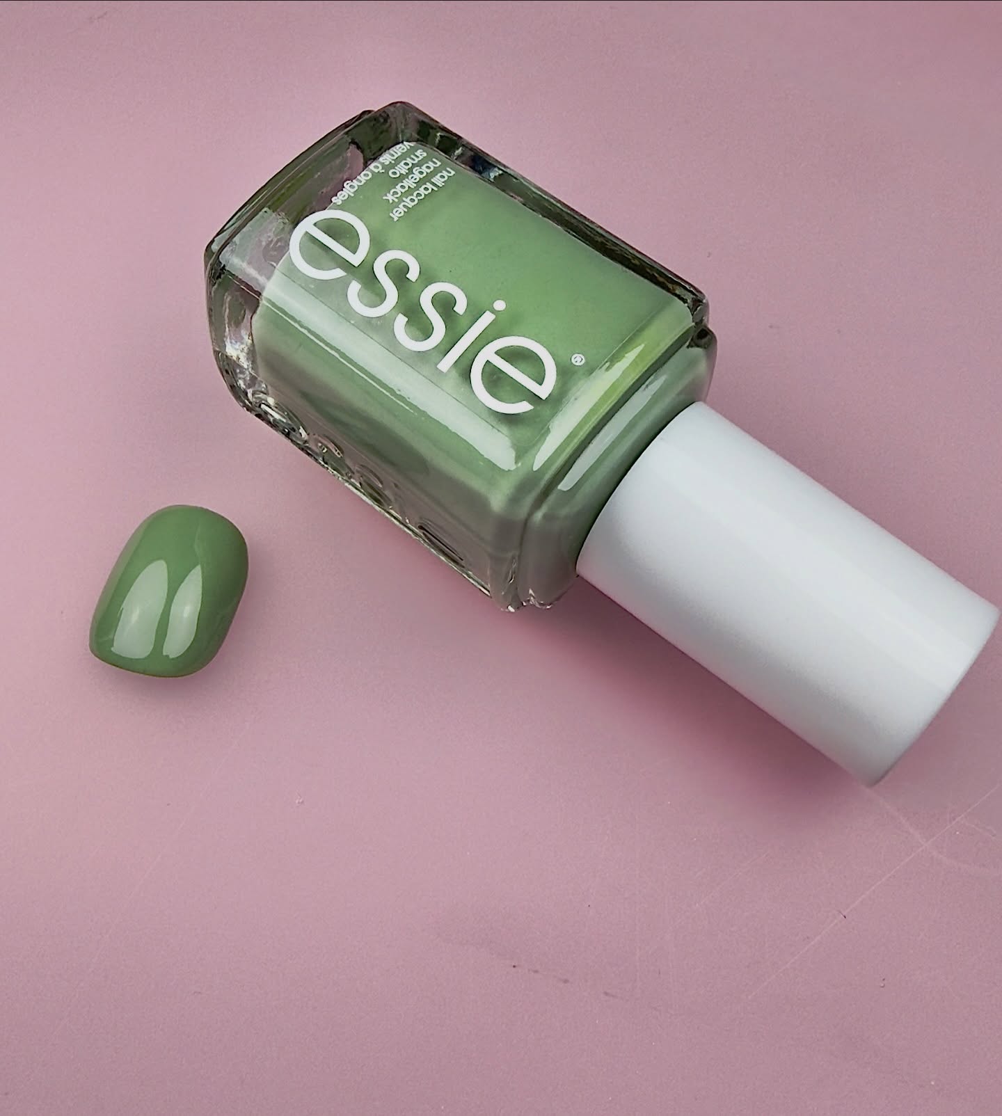 Swatches of the new @essie colours. Last picture is with no lighting apart from daylight to give you an idea of the shades. My favourite is definitely Crunch Crunch and Tomato, Tomahto. #essie #essienailpolish #nailpolishswatches #nails