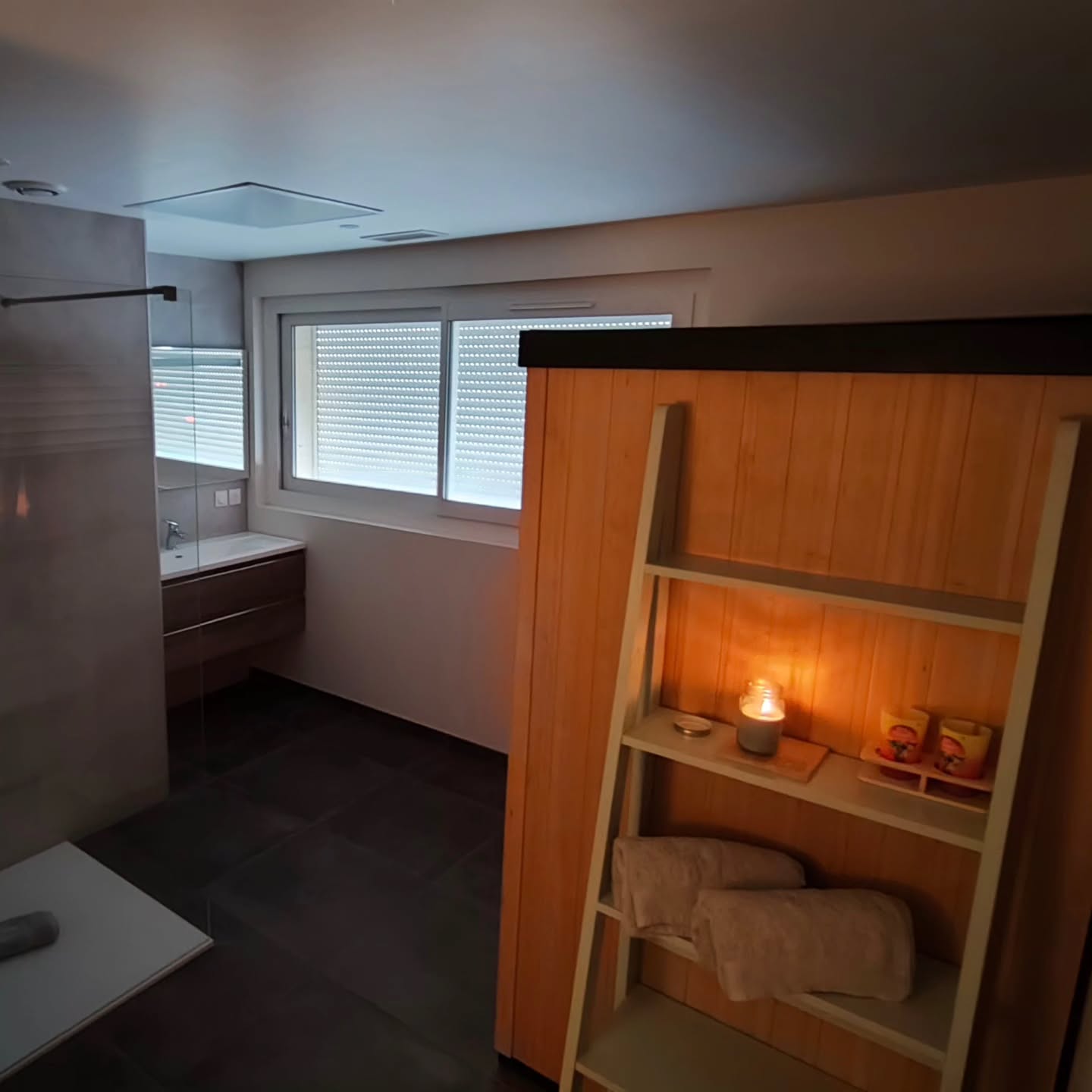 Pour un moment de détente aux chambres d'hôtes du domaine la Toupie, ouverture d'un sauna.