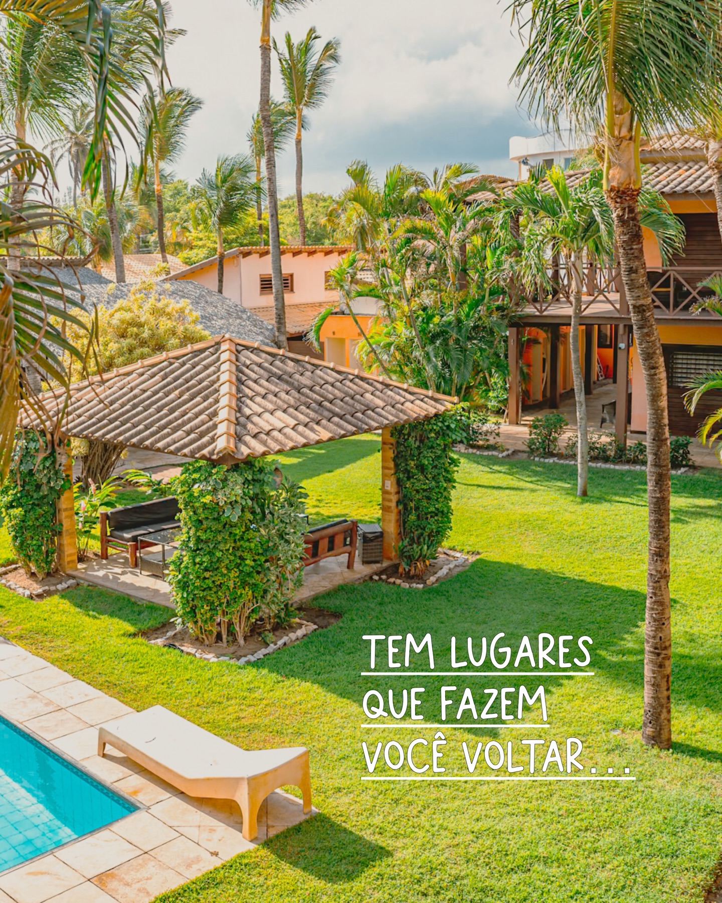 Tem lugares que fazem você voltar para Cumbuco, Brasil…
E não é só pelo vento perfeito para kitesurf e wing foil.
É acordar em uma pousada em Cumbuco com café da manhã sem pressa,
sentir a energia do lugar e começar o dia já conectado com o mar. ☕
É ter o spot de kite a poucos metros,
um lounge na praia para descansar entre as sessões,
e lugares únicos como a Lagoa do Cauípe, perfeita para evoluir no esporte.
Aqui, tudo acontece no mesmo ritmo:
vento, natureza, pessoas e experiências que ficam.
Você vem uma vez…
e entende por que tanta gente sempre volta!
📌 Salva esse post para planejar sua viagem para Cumbuco
📩 Quer saber sobre hospedagem, aulas de kite ou wing? Manda DM