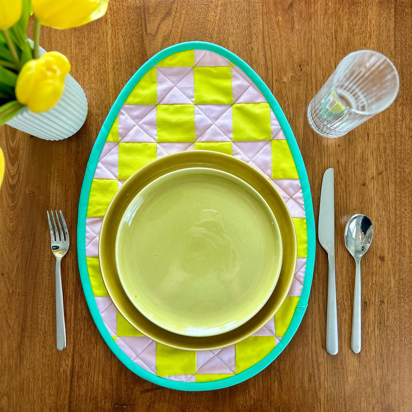 Have an egg-stra special Easter with a handmade set of place mats! These egg-shape place mats use a trendy checkerboard design and bright pastel fabrics for decor you’ll love to display for the holiday! 🥚 🐣
Get the free pattern and video tutorial at HHStitches.com (link in bio)!
#HappyHourStitches #EasterEggPlaceMat #EasterSewing #HHStitches