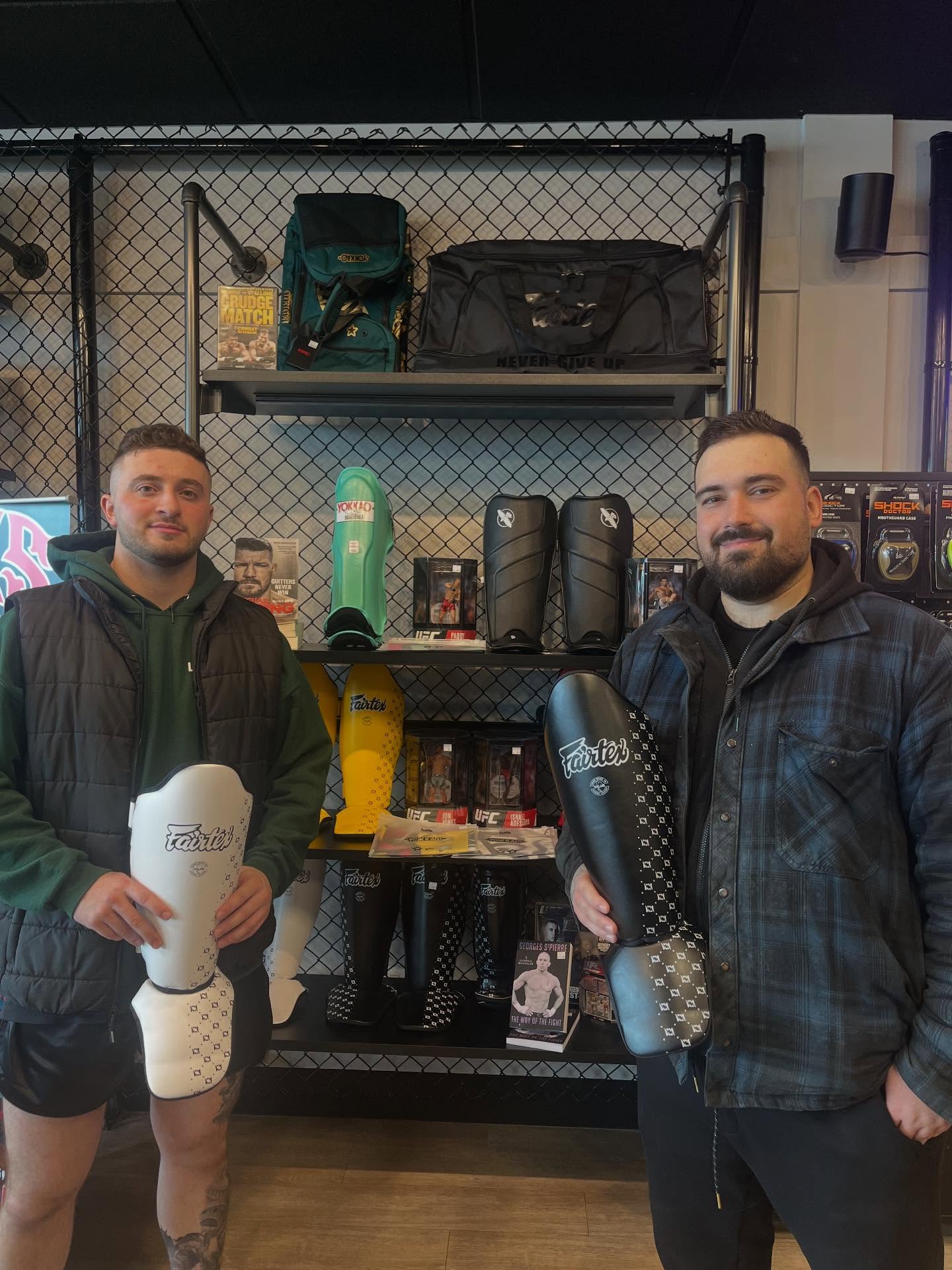 Thanks @robert_brunelli and @korey.ferreira1519 for coming by! Enjoy your new Fairtex shinguards
#teamLEGACY #whatsyourlegacy