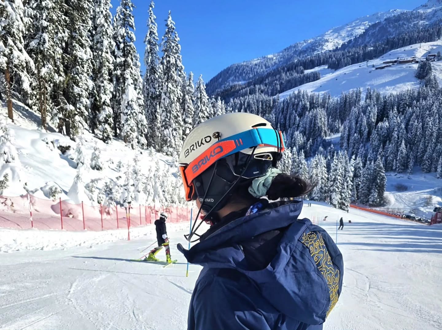 it's not spring until winter says so 💐❄️
•
Anyways I've decided to stay out here a little longer, so cheers to a few more weeks of racing :))
P.S. 💌 to @autopark_tirol for getting me around!
#malaysianalpine #skimalaysia #malaysiansnowsport #malaysianskier #springskiing