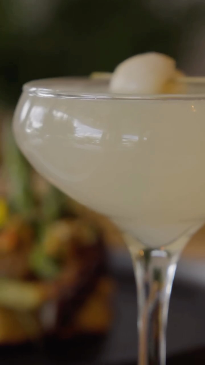 Come and try our Lychee martini ✨
Operating hours :
Monday to Sunday
9:00AM - 6:00PM
📍10437 NW 41st ST, Doral, FL 33178
#miamifood #honestroots #doral #trendy #martini
