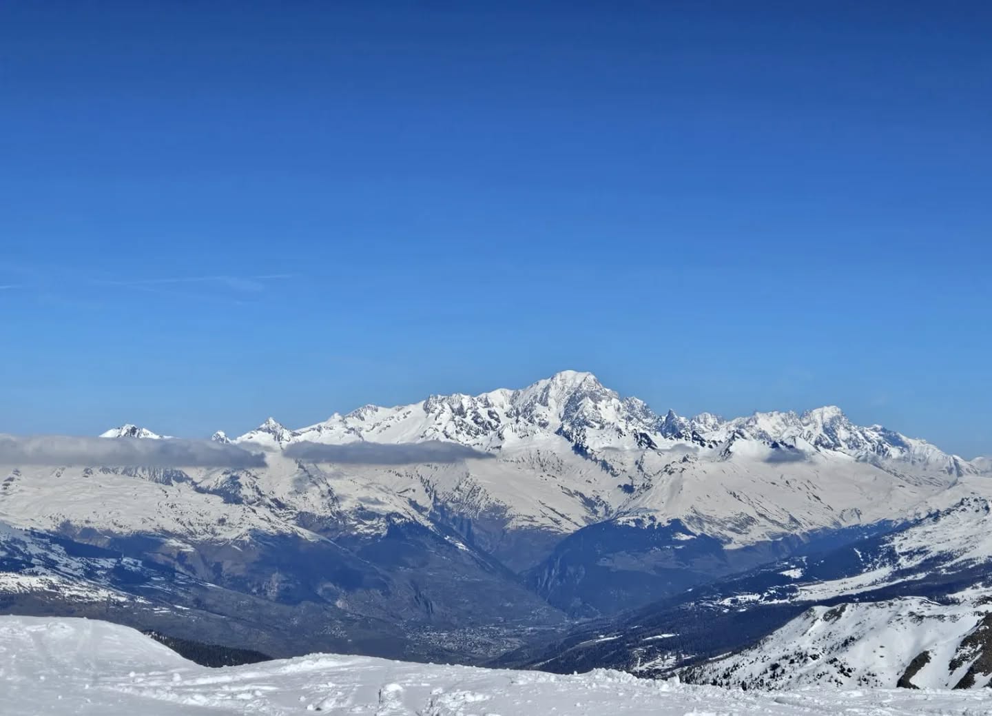 Our guests had the best day skiing over to La Plagne today. #paradiski #springskiing To say the conditions are fabulous is an understatement. #emptypistes