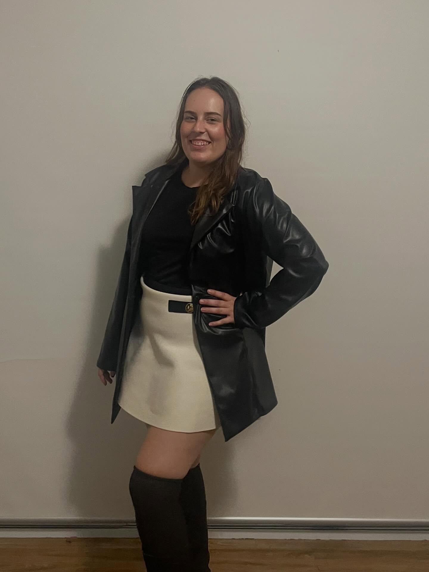 Fashion is what you buy, style is what you do with it.🖤
Current mood: Chasing silhouettes and textures.
#StyleQuotes #FashionDaily #trendsetter #leather