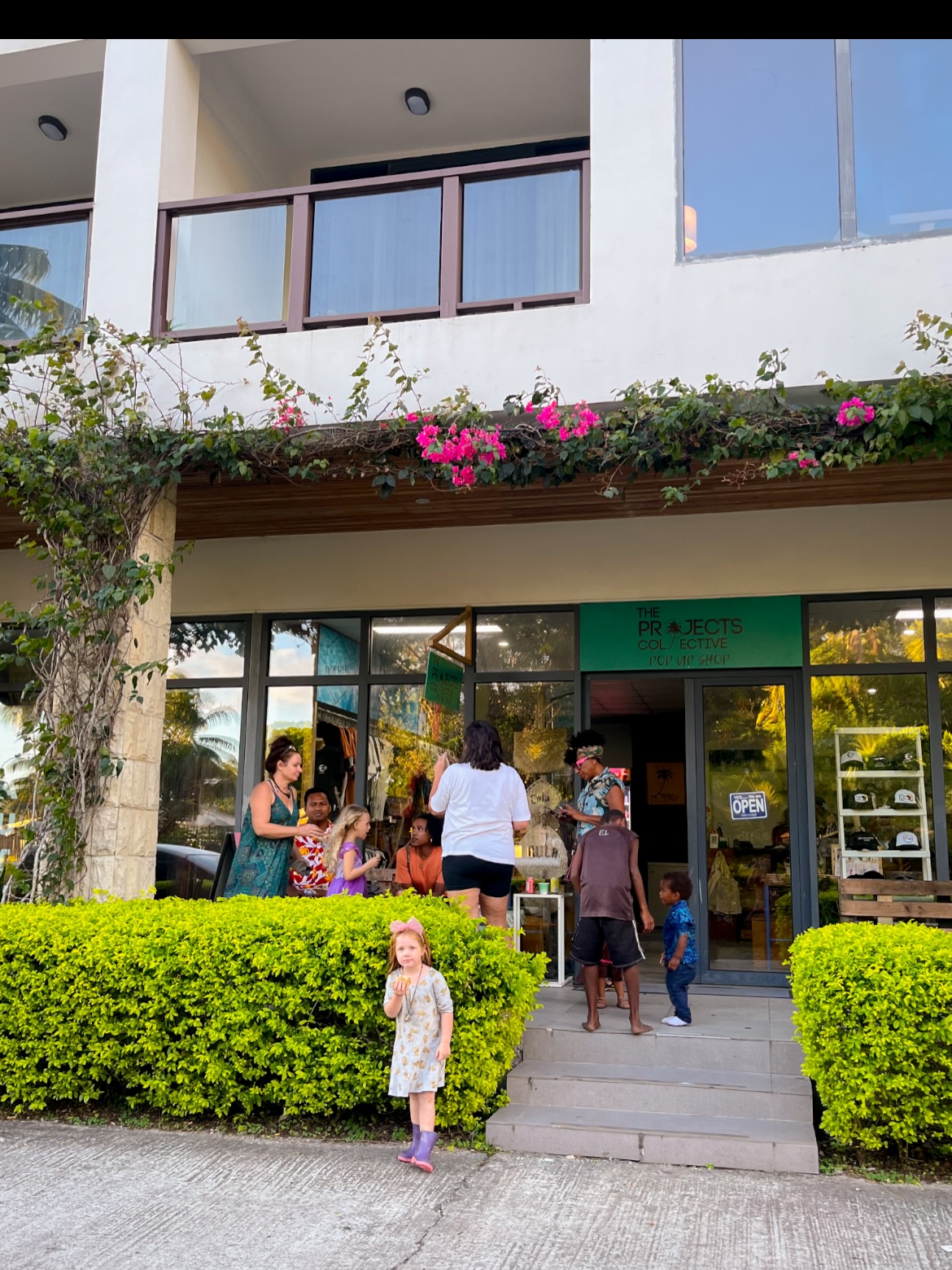 New beginnings at our new home.
So grateful for the love and support from our amazing community and local businesses today 🤍
This is just the start… 🌴
Super grateful for @ecotraxfiji @totokahairfiji @bulabride @bulaculturefiji for showing up and supporting us.
BIG VINAKA VAKALEVU! ❤️