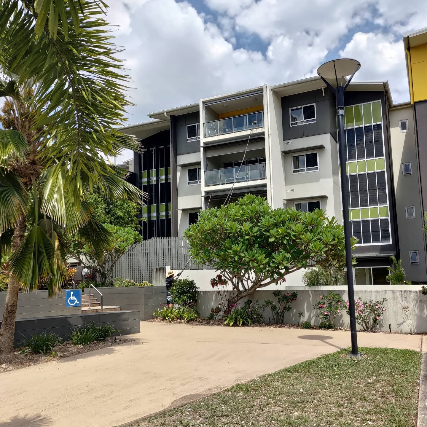 We do love a challenge! I think this property was pretty high on the old challenge scale though!
Renew your view!
#windowcleanersdirect #renewyourview #cairns #townsville #queensland