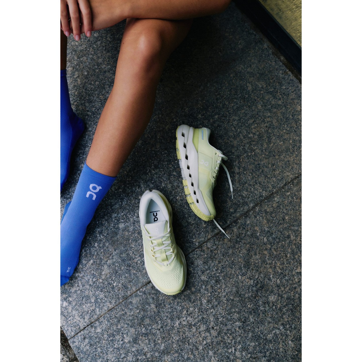 CLOUDRUNNER 3 ✨️
The same support you know and love in the Cloudrunner, but with a new and improved wider CloudTec® base offering stability that keeps you running with unshakeable confidence.
.
.
.
#newarrivals #dreamon #onrunningshoes #onrunningwomen #cloudrunner3 #forher #inmotiongib