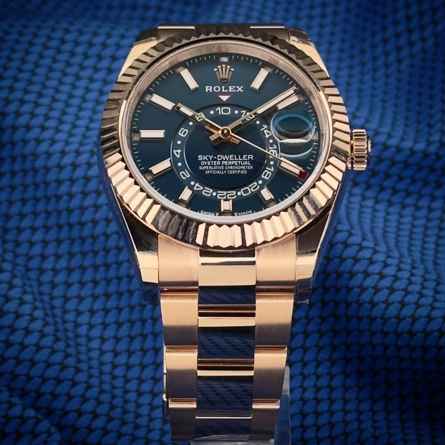 A few pieces we sold last month. Plus a baby moon. Life's about to get crazy.
#rolexskydweller #audemarshavana #jamescameron