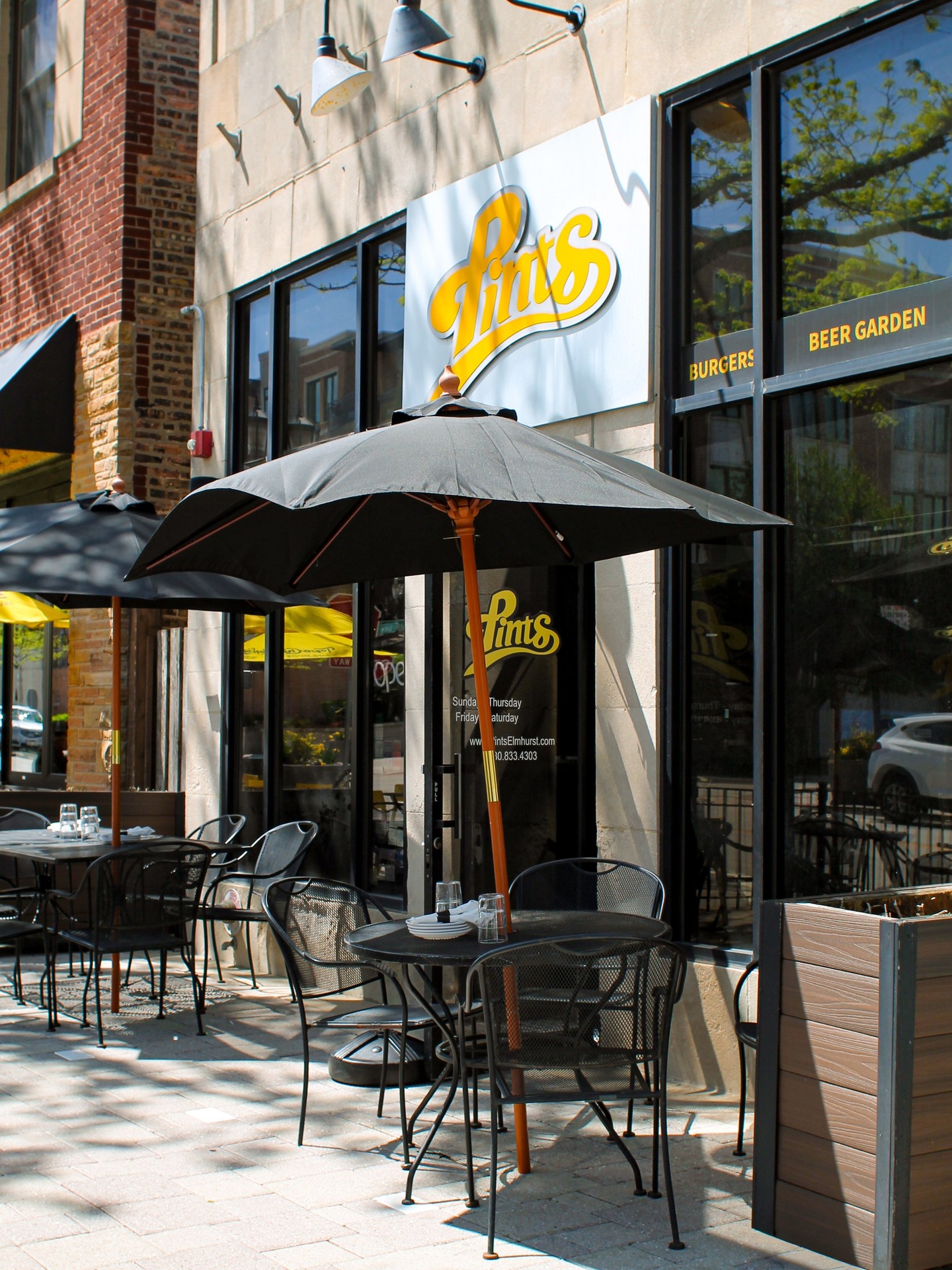Patio season is ON! ๐๐ Our front patio opens this Wednesdayโcome soak up the sun, sip your favorites, and snack on delicious bites. Whoโs ready to kick off spring with us? ๐ท
#ElmhurstPatio #PatioSeason #SpringVibes #OutdoorDining #ElmhurstEats #SunnyDays #PatioTime #SipAndSnack #SpringKickoff #SpringPatio