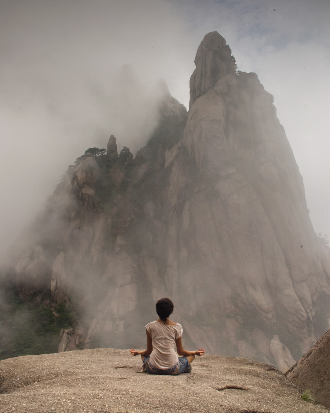 Have you ever wondered what truly fuels movement, presence, and purpose in kung fu? For ZYKFA members, it’s the Three Treasures: Jing (essence), Qi (energy), and Shen (spirit). When we protect our foundation, train breath with motion, and bring intention to every form, practice becomes more than technique — it becomes a way of life.
At Zhong Yi Kung Fu Association (right here in Madison), we honor these traditional principles in our classes — building strength, flow, and presence under the guidance of Shifu Nelson Ferreira. Whether you’re curious about kung fu, lion dance, Sanda or cultural performance, start with awareness and let the treasures grow.
Want to explore more? Read the full post and bring these ideas into your training. Link: https://www.zykfa.org/post/cultivating-your-three-treasures 🐉🌄🥋
#KungFu #LionDance #ChineseMartialCulture #MartialArts #MindfulTraining #MadisonWI #KungFuLife #TraditionalArts