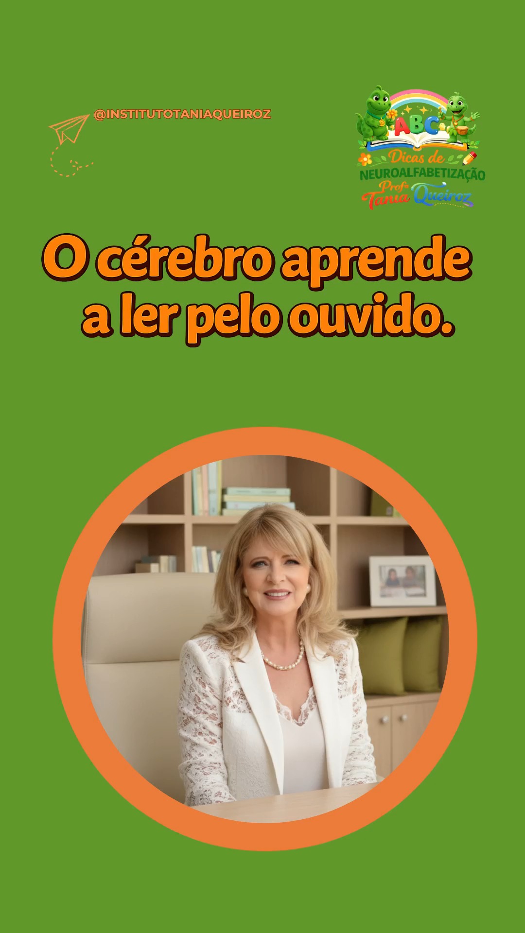 A alfabetização não nasce no papel, ela floresce no som. Antes de decifrar a letra, o cérebro precisa "escanear" a música da fala.
Sem uma escuta refinada, o código escrito é apenas um desenho sem alma. Como prova Patricia Kuhl: o ouvido é o grande portal para o mundo da leitura.
Quer leitura com fluência? Então ensine o seu aluno a primeiro saber escutar.
#alfabetização #neurociencia #educaçãoinfantil #conscienciafonologica #leituraeescrita #dificuldadedeaprendizagem #escutaativa #desenvolvimentoinfantil
#institutotaniaqueiroz