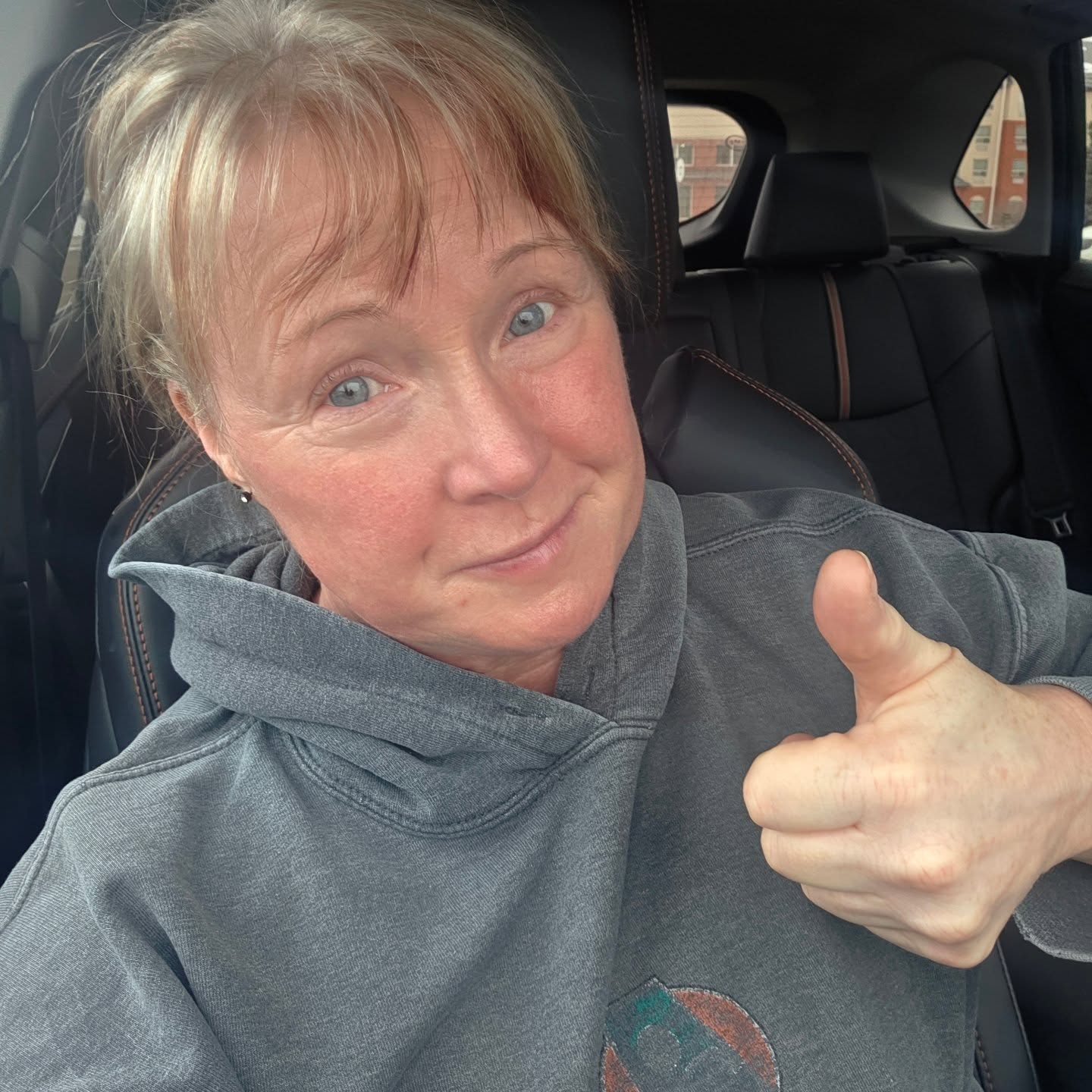 "Everyday is a good day..no matter what went sideways the day before." - quote from a retired CN gentleman who walked with me out of the gym this morning.
That my friends is how you start the day!! 😊
#gooddaytohaveagoodday