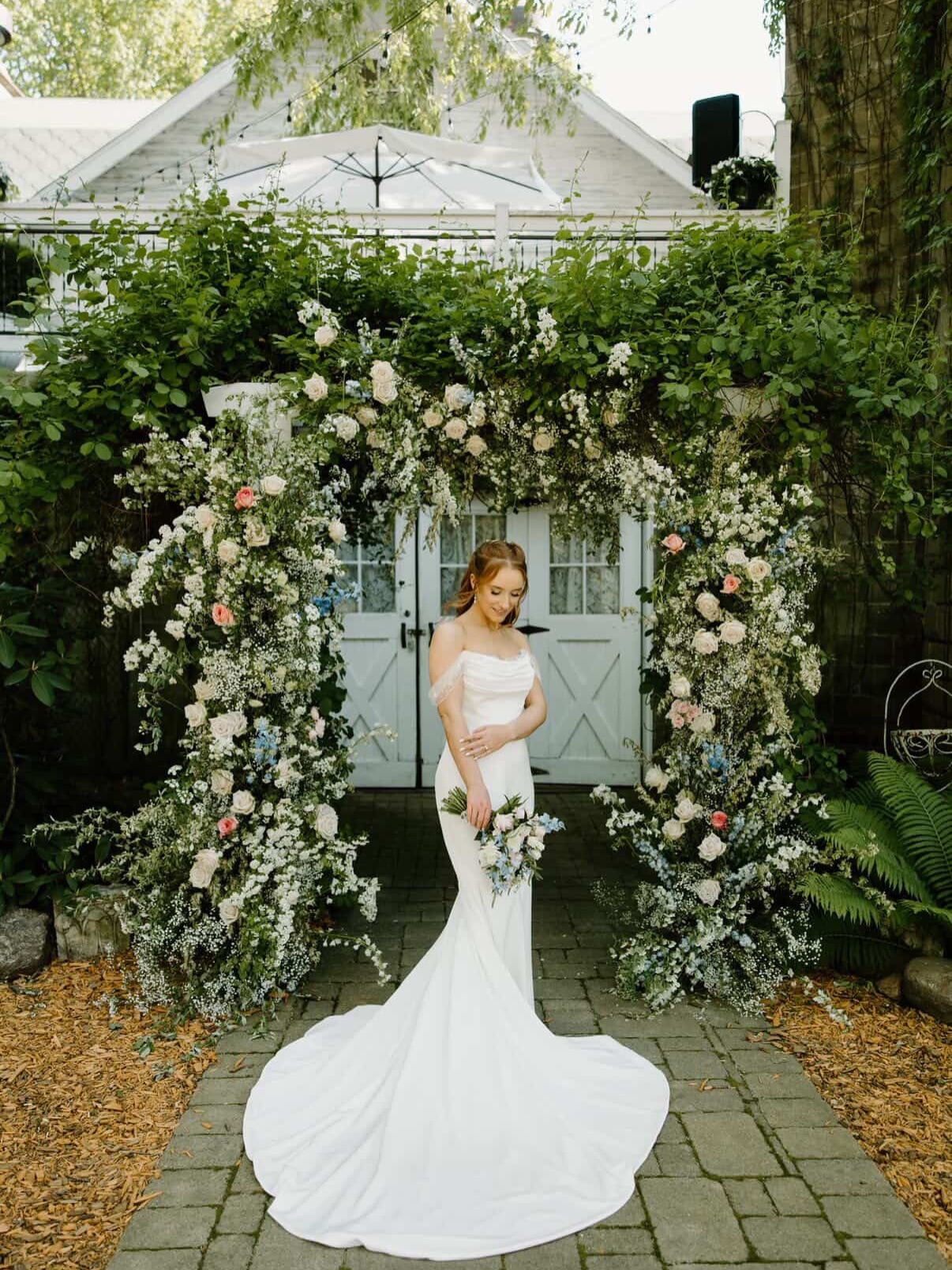 Spring vibes only! Bethany's wedding was giving us all the soft, pastel feels 🌸