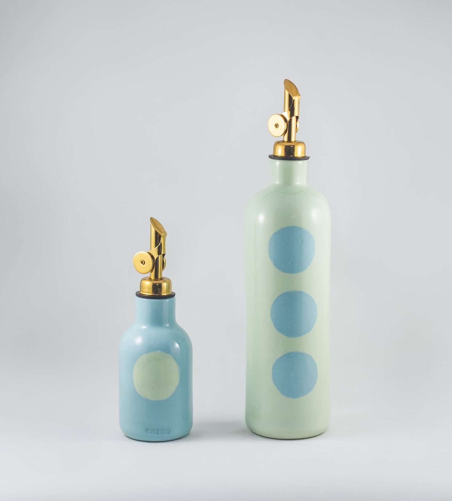 🍶 Okay but why are your everyday pieces suddenly this fun… 👀✨
@raeho.clayware is bringing bold colour, playful shapes, and that perfect mix of functional + a little bit whimsical to your shelves!
This is your sign to swap out the boring and bring a little personality into your space 💫
🎟️ LAST CHANCE 🎟️
🐦 Grab your EARLY BIRD ticket to secure your FREE strawberry or spider plant from @vandermeer_greenhouses
*Choice of plants is first come, first served*
Don’t sleep on it!
🐦 EARLY BIRD tickets are 90% SOLD OUT!
🚨 General Admission tickets are 50% SOLD OUT!
***********************************************
✨ MARKET DETAILS ✨
📍 Red River Exhibition Place
📆 April 17 – Early Bird
📆 April 18 – General Admission, Saturday
📆 April 19 – General Admission, Sunday
***********************************************
👇 Here’s what’s waiting for you 👇
🎨 170+ incredible Canadian makers
🤳 Iconic selfie wall
🎵 Live DJ
🥂 Sip + shop (cheers!)
🍔 Food trucks for snack + fuel
📸 @momentbox photo booth keepsakes to remember your day
👧 Kids 12 & under FREE (Sat + Sun)
🚗 Free parking… because we love you!
💡 Pro tip: bring your tote, bring your friends, bring your spring energy! 🌷