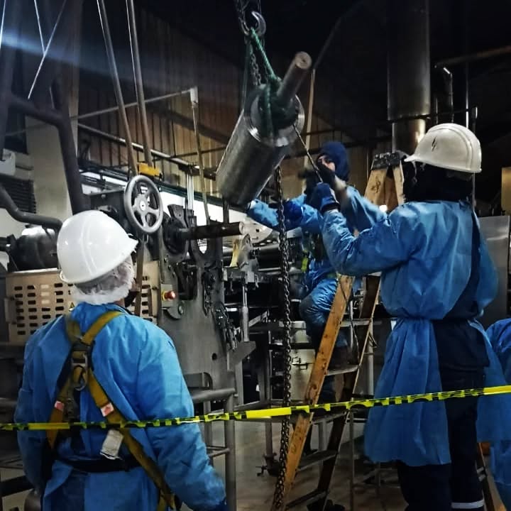 🔧⚙️Cambio de rodillos en laminadoras
#industria #idustriaalimenticia #ingenieria#industriaEcuador #mantenimiento #maintenance #repairs #skcingenieria
