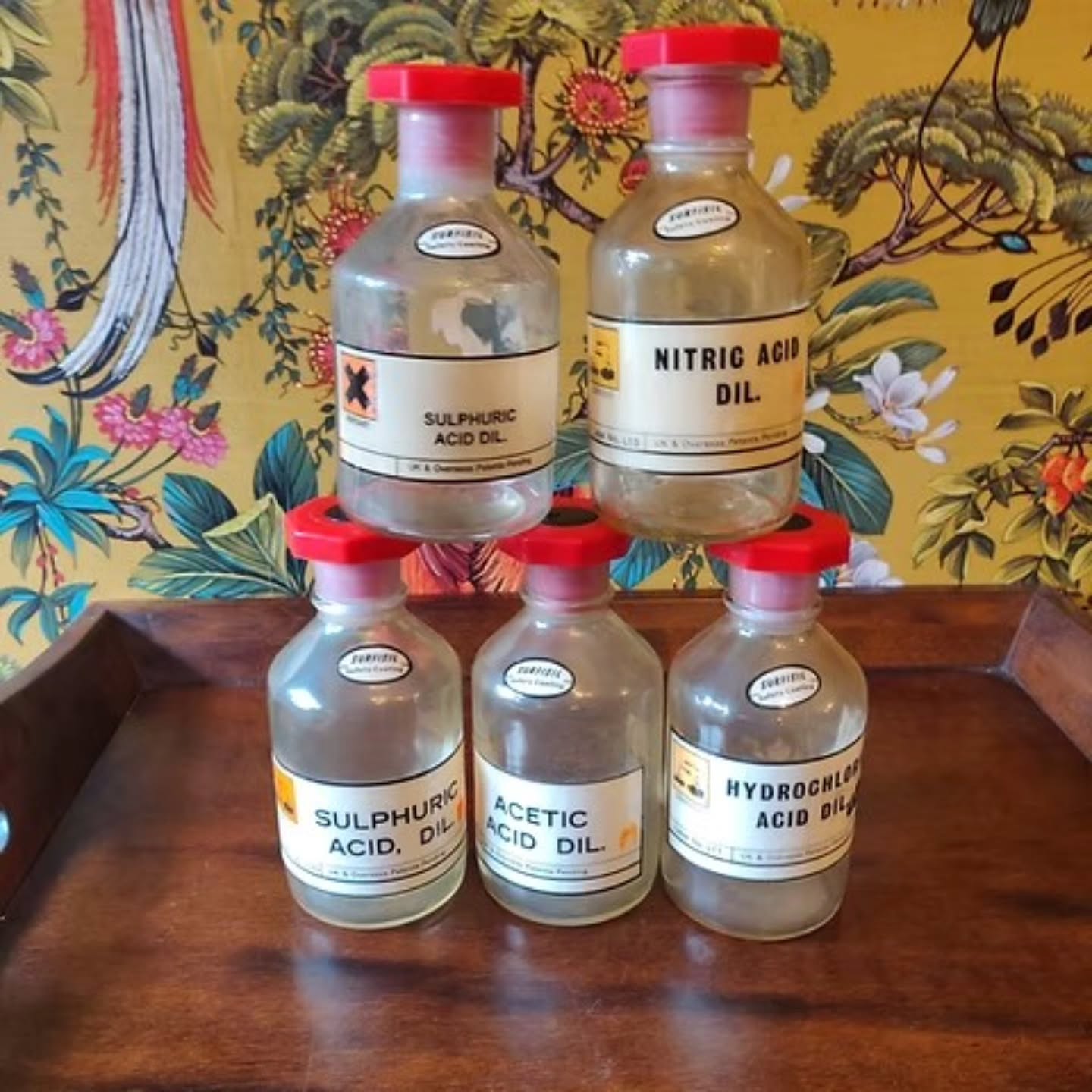 Vintage mid century set of 5 apothecary chemist bottles with original lids | https://share.google/ZpiuzbrfywGFfqtJ5 #stufftoyouandme