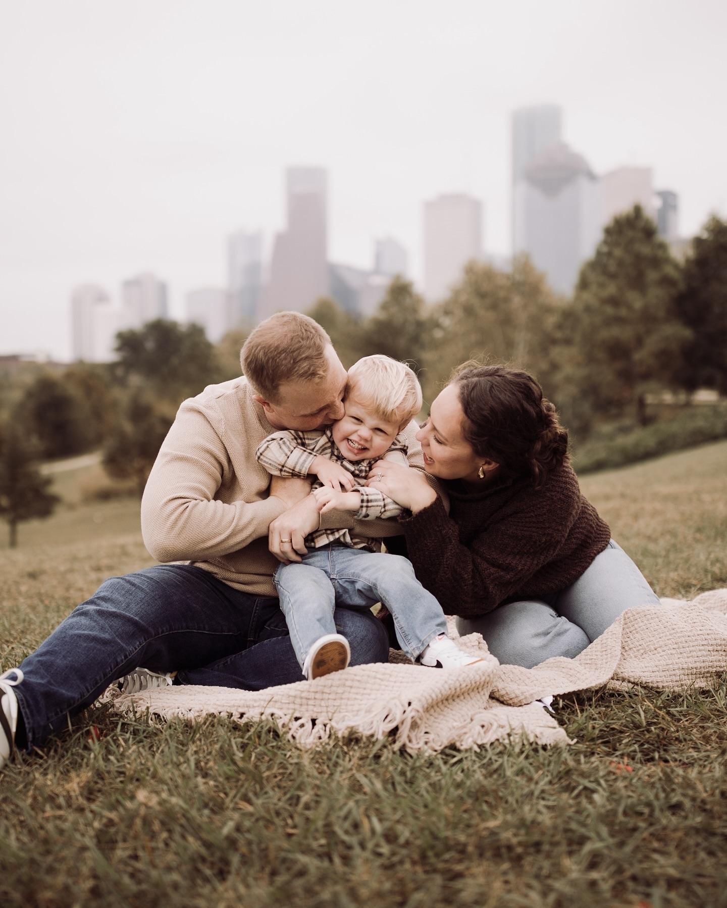 Love that Houston skyline.
#houstonfamilyphotographer #houstontexas #houstonskyline #explore #explorepage #htxphotographer