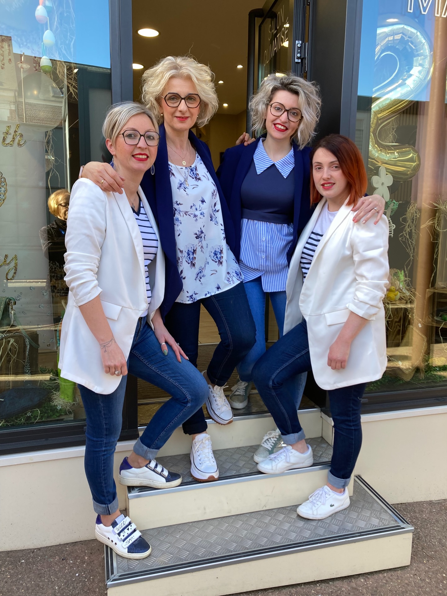 Vos Drôles de Dames vous souhaitent de Joyeuses Pâques ☺️