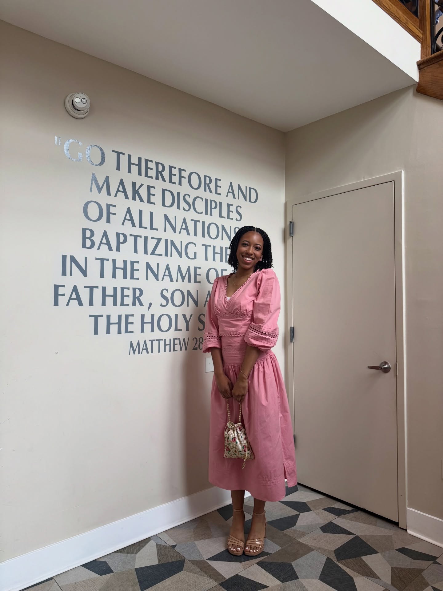 I have Good News: Jesus died for me and you β¦ and resurrected on the third day, so we can have everlasting life and live in His loving freedom π #HappyResurrectionSunday