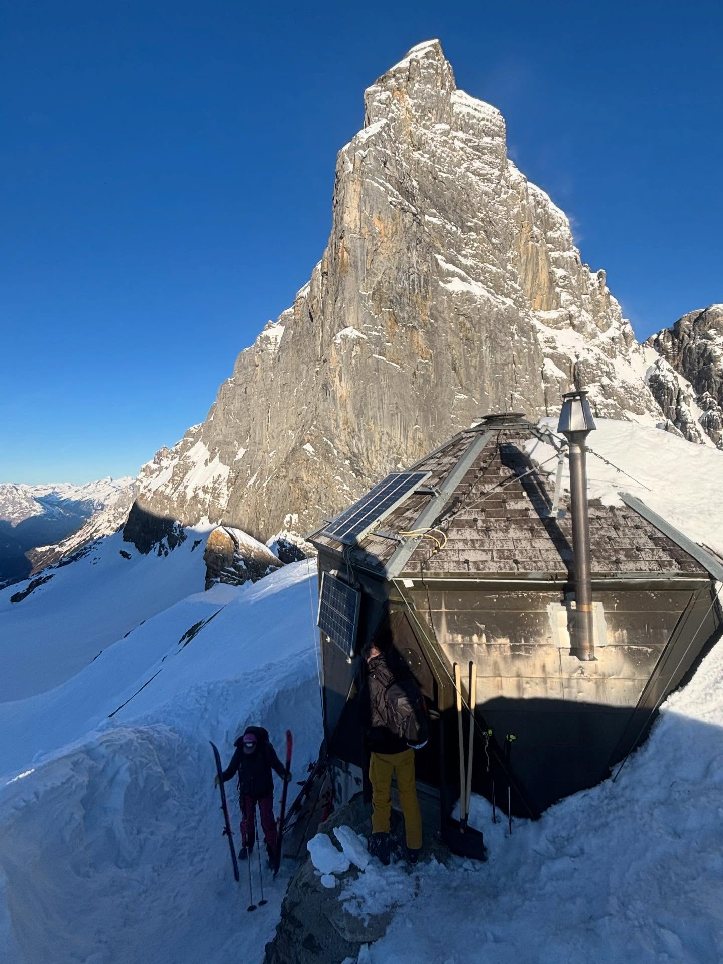 Such a great time on the Urner ski tour last week with the Webster brothers and my guide assistant @anniejog
We had to do a bit of jiggery pokery to fit around the weather, but in the end managed 4 days of brilliant touring followed by a few days smashing around the off-piste in Engelberg when the big dump of snow arrived.
Some highlights include being towed on the back of a snow mobile by a very funny Swiss local, a few amazing shaded powder descents and a very memorable stay at the Grassen Biwak hut which was a perfect end to the tour and was super cosy with the log fire to melt snow and cook on.
Massive well done to Jamie, Tom and Gus and a special mention to Gus who carried 3 books (2 hardback textbooks) and a laptop charger (no laptop) around the whole tour! Also thanks AJ for help keeping the boys up to speed.
@britishmountainguides
@lasportivauk
@mountainequipment