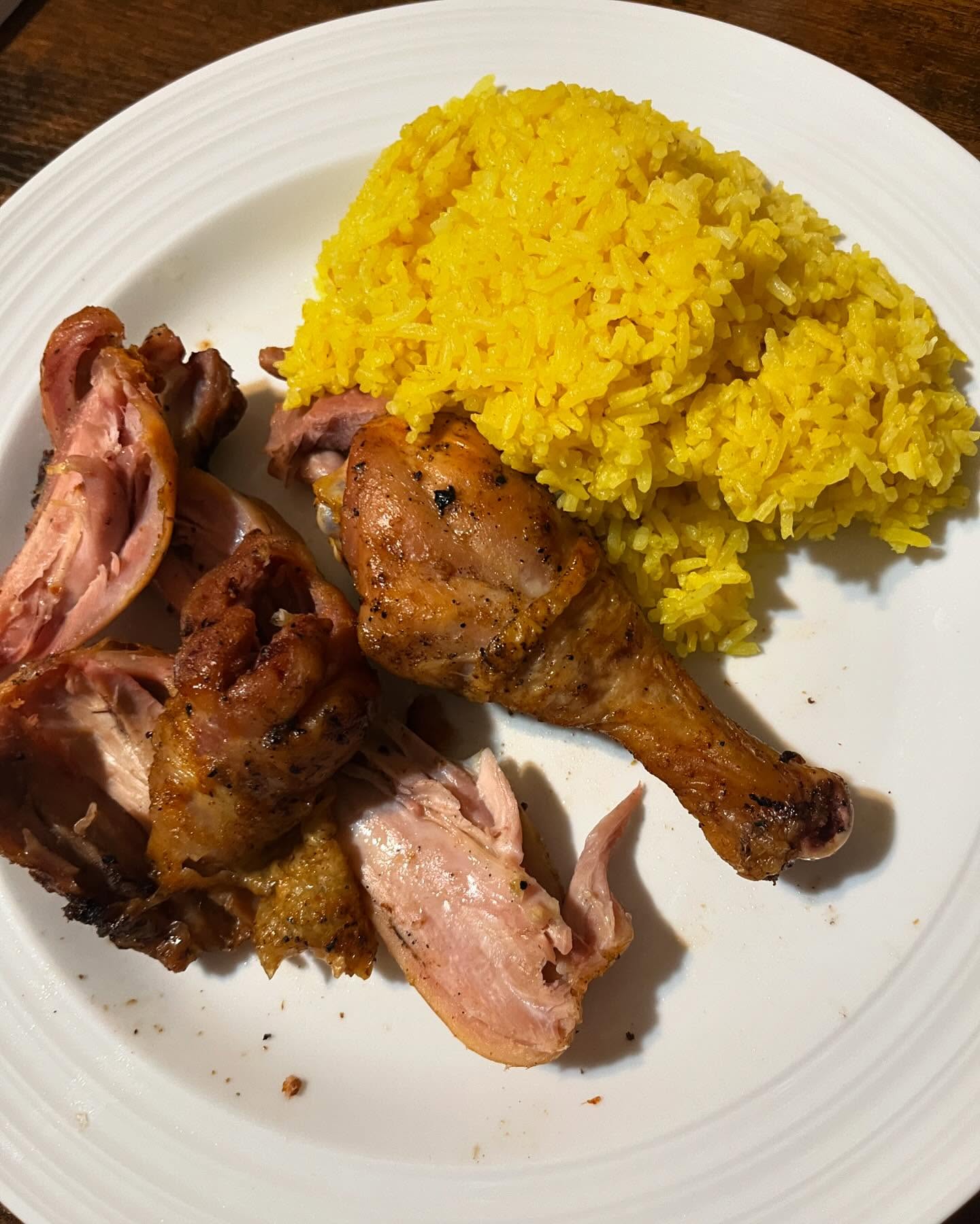 Chicken & rice that was made with chicken stock and curry powder 💯