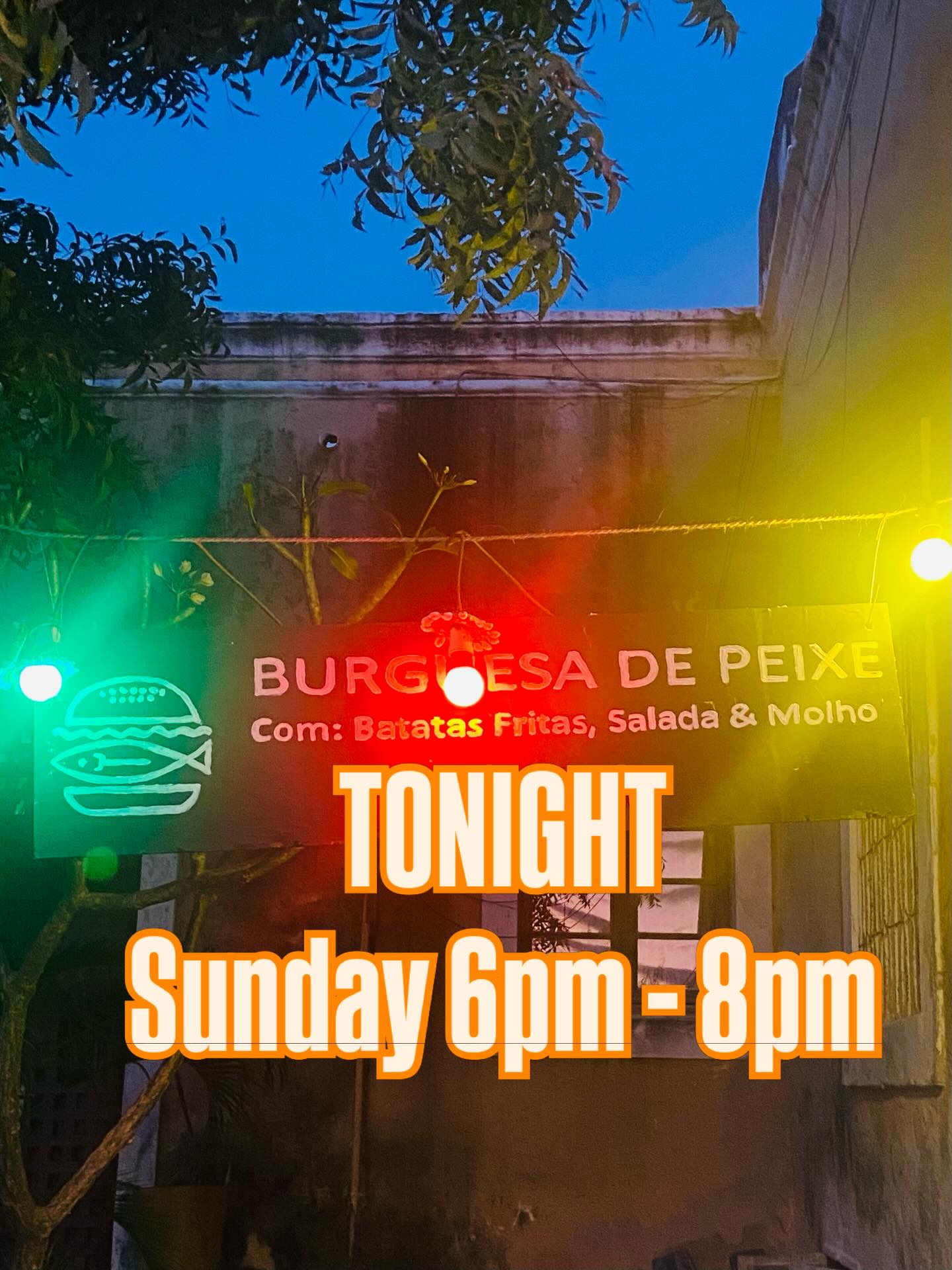 Tonight!
Sunday 6pm - 8pm
Our famous Pop-Up fish burger bar
🐟Fresh tuna, our special sauce, salad 🥗 piled up high onto a fresh baked coconut brioche bun.
Add 🍟 French fries and you’re good to go!
Ice cold beers 🍻 and non alcoholic drinks available too.
Brought to you by the wonderful team @cafe.stonetown
#popupburgerbar
#ilhademoçambique
#goodvibes