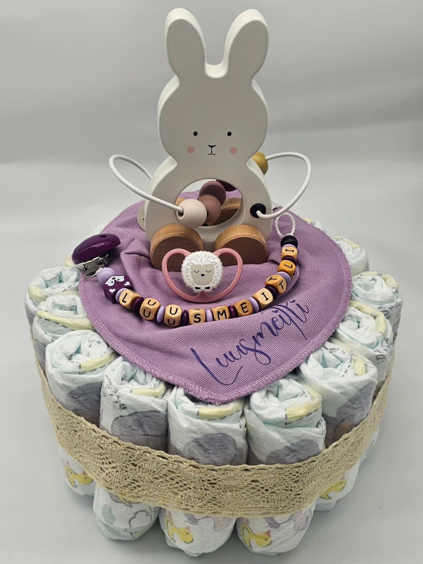 Happy Easter 🐰🐑💜
#selinasbabygeschenke #windeltorte #luusmeitli #motorikhase #happyeaster🐰