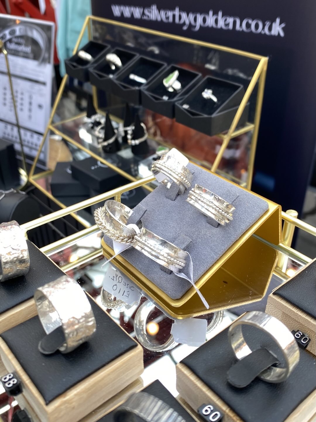 ✨ Guess who’s back at Alty Market today… 👀
It’s Silver by Golden! 💛 We’re here until 4pm with all our sparkly favourites ✨
Come have a browse, try a few pieces on, and say hi — we’d love to see your lovely faces 😊
#silverbygolden #supportsmallbusinessuk #handmadesilverjewelleryuk #altymarket
