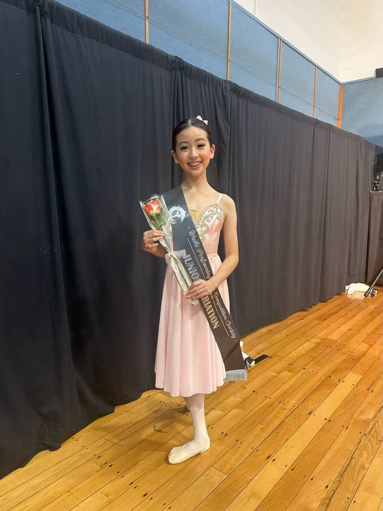🌸 Alice Luo ✨
📍 Waihi Ballet Competition
At this Waihi Ballet Competition, Alice delivered consistent performances across multiple categories and styles, achieving strong results in Variation, Barefoot, and Classical. She was also recognised with a special award in the Barefoot category 👏
🥈 Restricted Variation (Under 12) — 2nd Place
🥈 Junior Variation (11–12 Years) — 2nd Place
🥈 Barefoot (11 Years) — 2nd Place
🥈 Barefoot Impromptu (10–12 Years) — 2nd Place
🥈 Classical Ballet (11 Years) — 2nd Place
🥉 Neo Classical (All Ages) — 3rd Place
🥉 Intermediate Championship — 3rd Place
🏆 Special Award: Most Outstanding Barefoot Trophy
Her consistency across different styles reflects strong versatility and stage presence 💫
#DanceCompetition #Ballet #BarefootDance #YoungDancer #StagePerformance