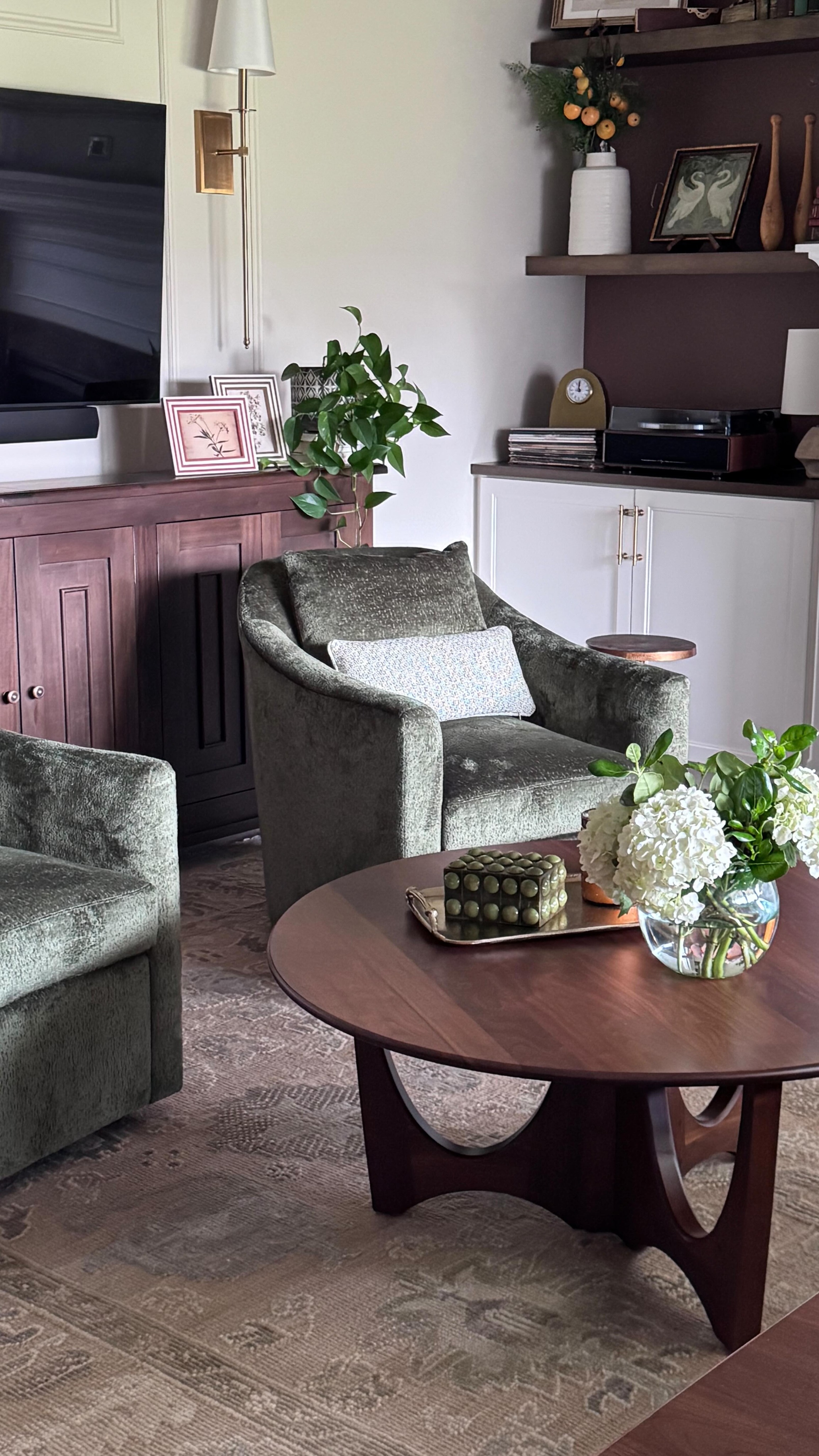 From a house purchased during COVID with builder-basic finishes… to a home that finally feels like them. ✨
This family purchased their home during the pandemic, when sourcing furniture was nearly impossible. What started as a beautiful space without soul became an opportunity to create something truly special—layer by layer.
We leaned into warmth from the ground up: adding architectural character with custom millwork, thoughtful lighting, and built-in cabinetry and shelving to give the home a sense of permanence and purpose. Then came the furnishings—carefully curated to bring comfort, function, and a lived-in ease.
The palette tells the story: a rich, earthy blend of terra-cotta and green that wraps the home in warmth and makes every space feel inviting, relaxed, and connected.
Proof that with the right vision (and a little patience), a house can become the coziest kind of home. 🤍
Stay tuned for the professional pics! 📸