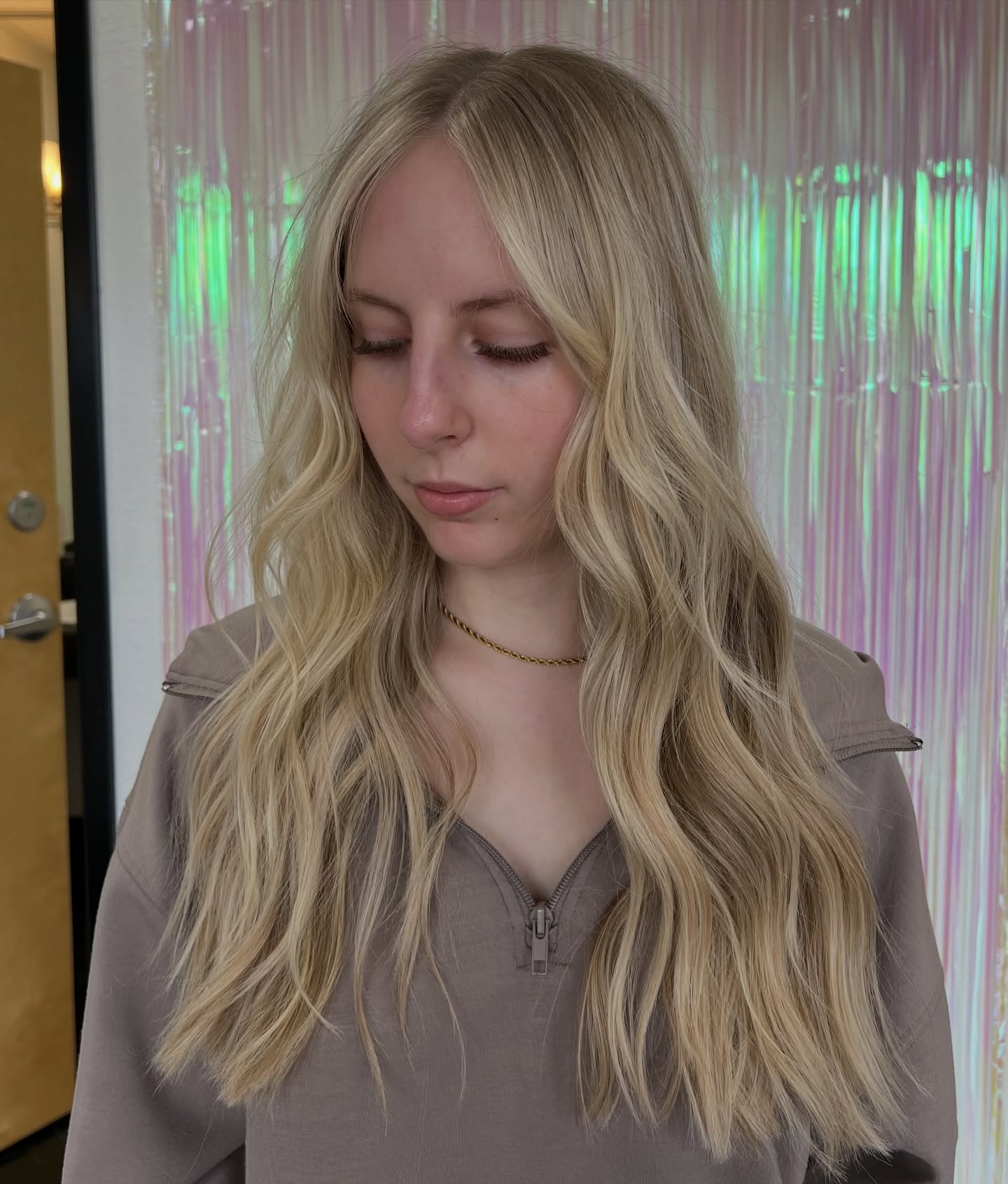 bright buttery blonde 🧈💫☀️
blonding season is round the corner 💖🌸💕 ready for a little pick me up? 🌟 book a highlight, balayage, or hairline foil today!
#pdxhair #pdxhairstylist #portlandhairstylist #portlandhairsalon #brightblonde